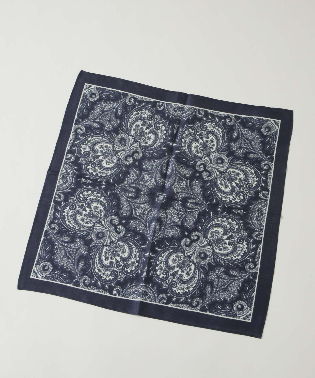 BRIGHT STAR/SILK BANDANA MOTIF SCARF NAVY 6716144001