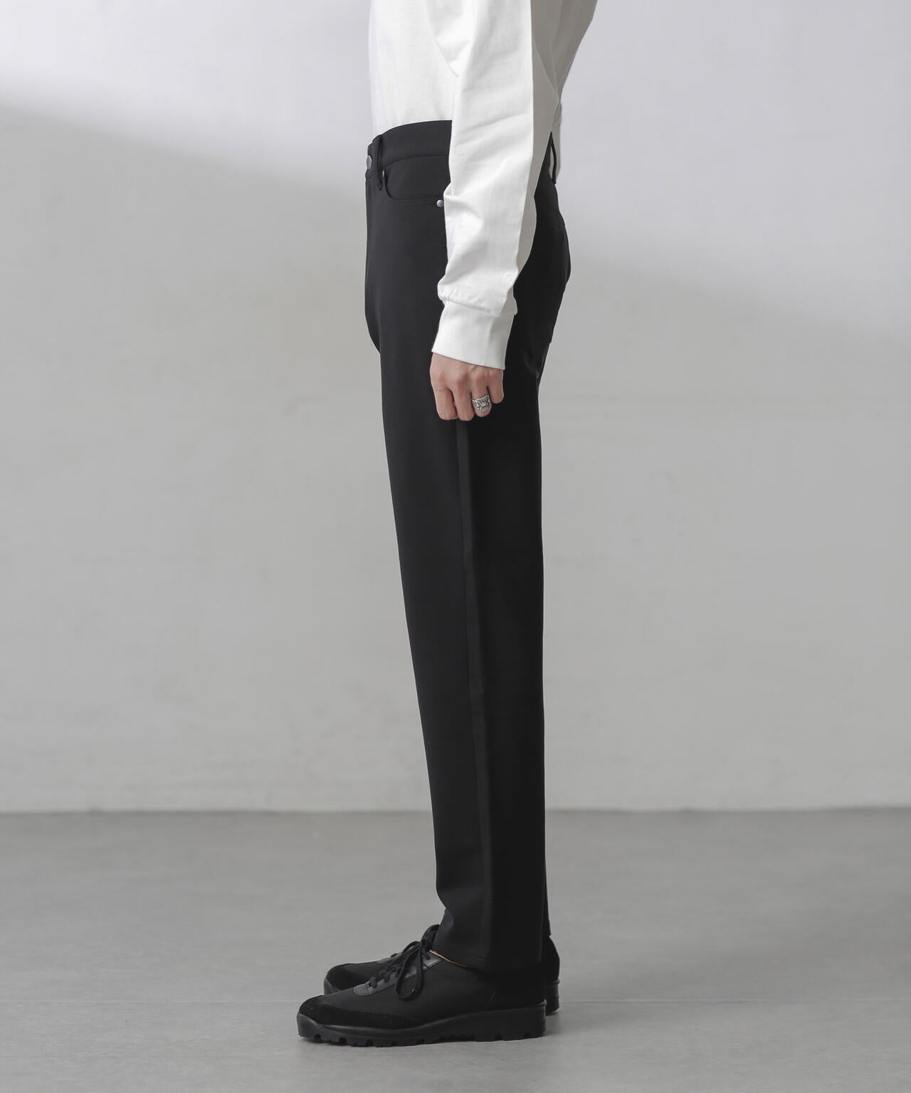 ストレッチポンチテーパード5Pパンツ 6724127203