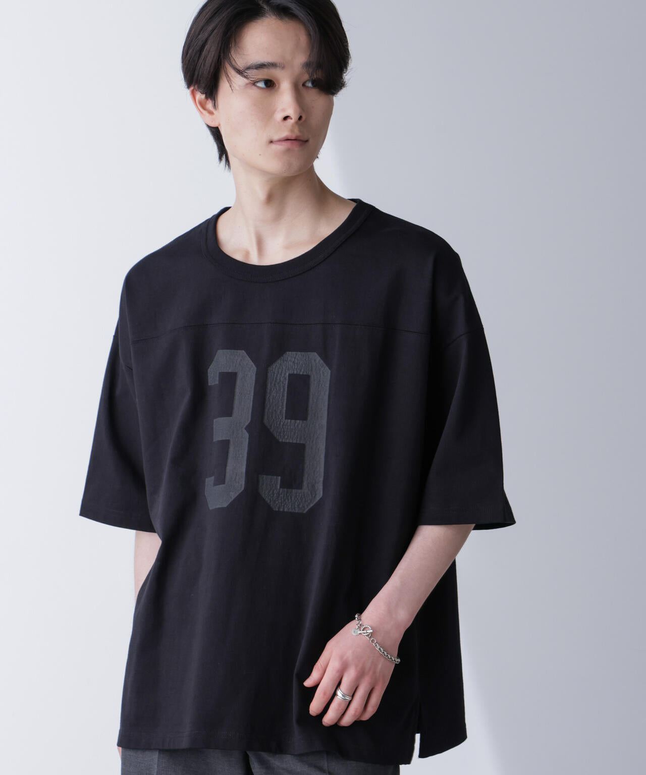 シャドープリントフットボールTシャツ 半袖 6724224208