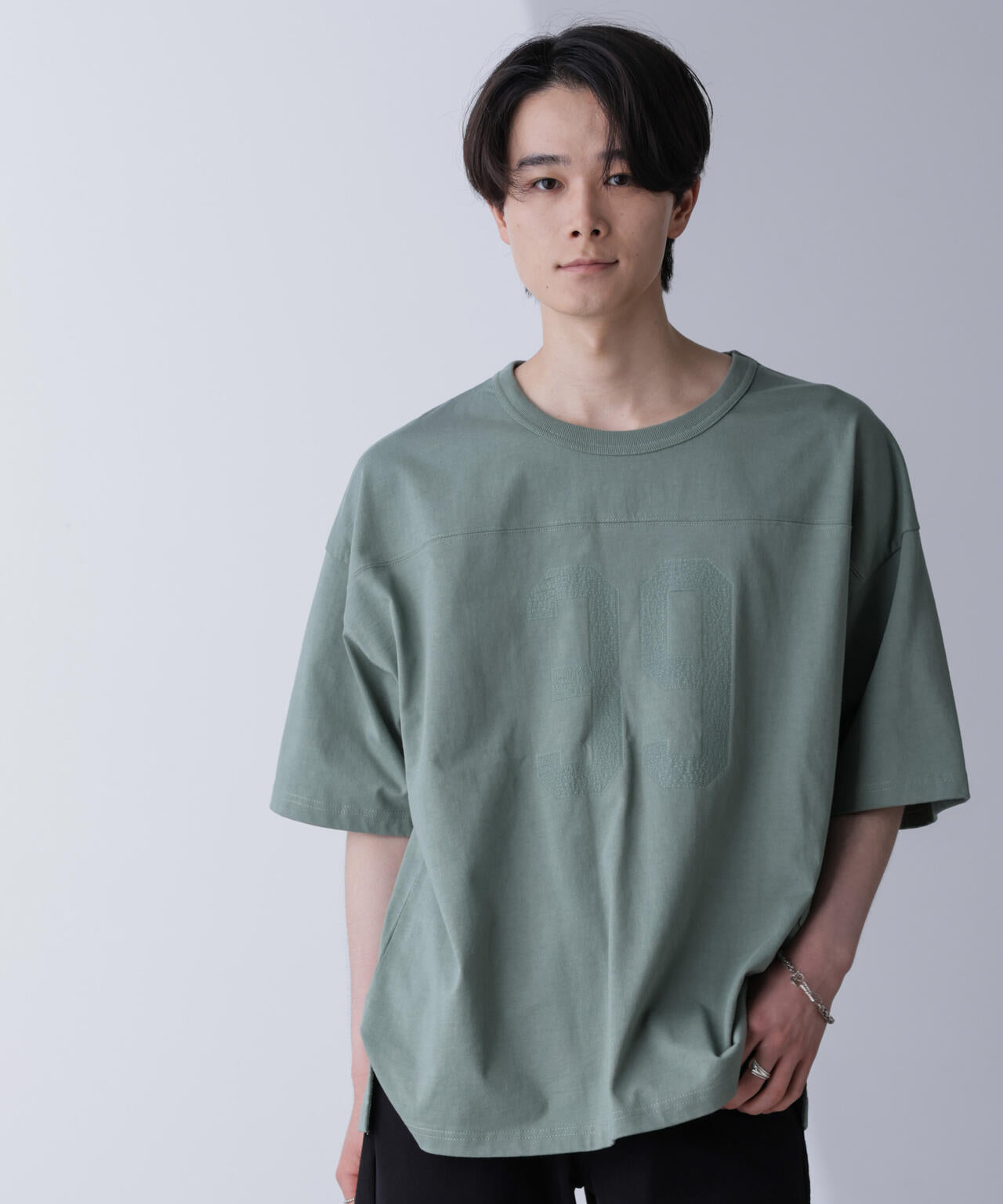 シャドープリントフットボールTシャツ 半袖 6724224208