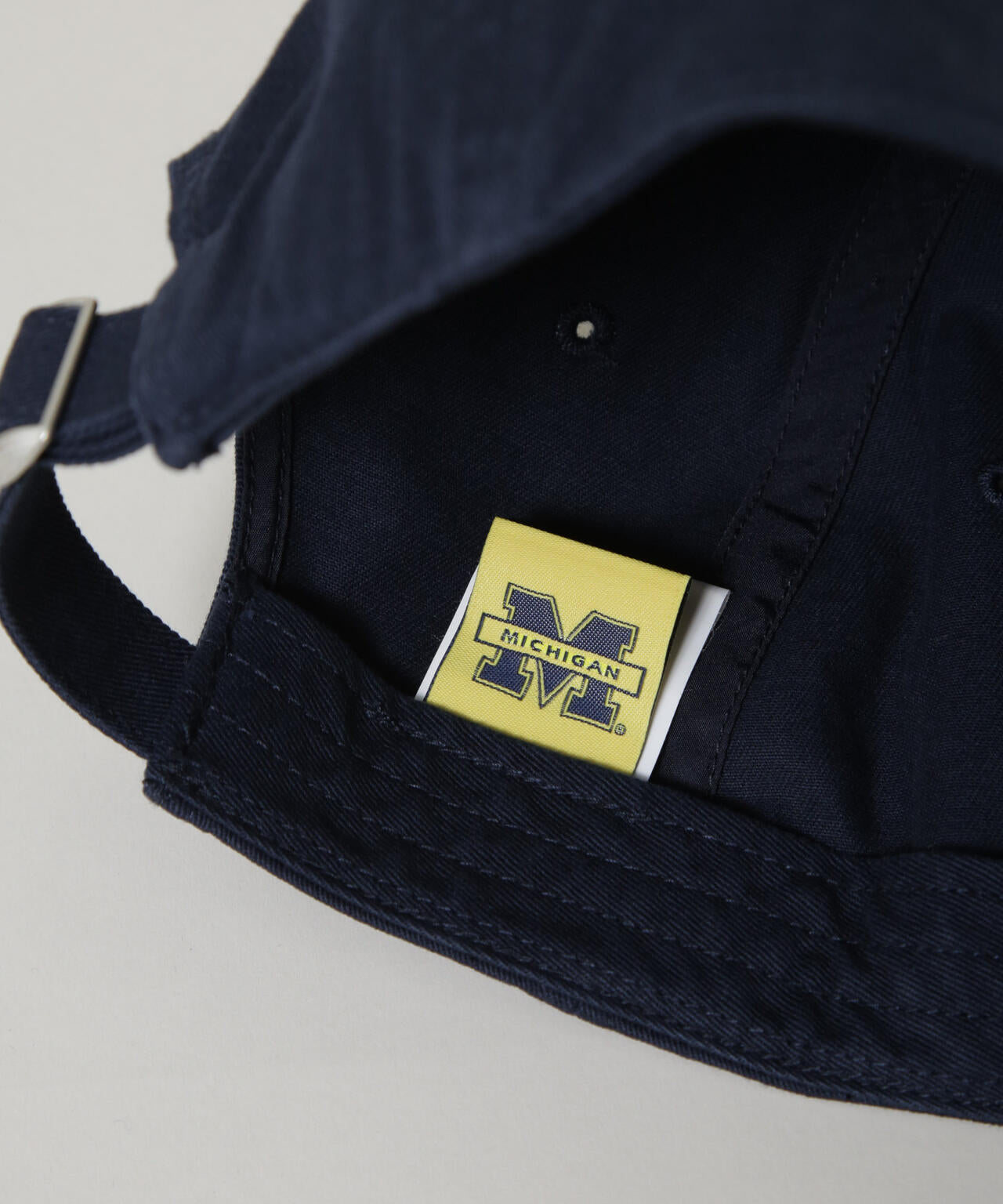 UNIVERSEITY OF MICHIGAN/MICHIGAN TWILL WASHED CAP 6725139012