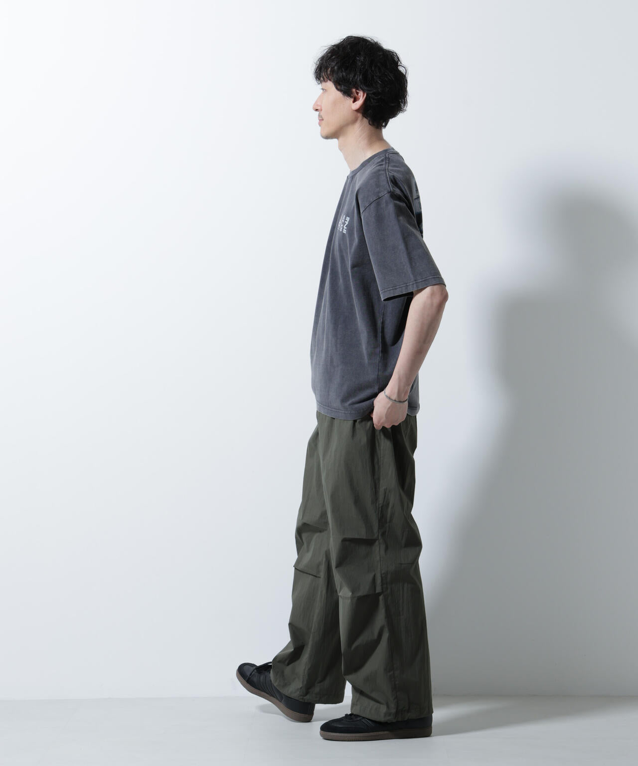 「A-C-Z」ピグメントグラフィックTシャツ 半袖 6725224210