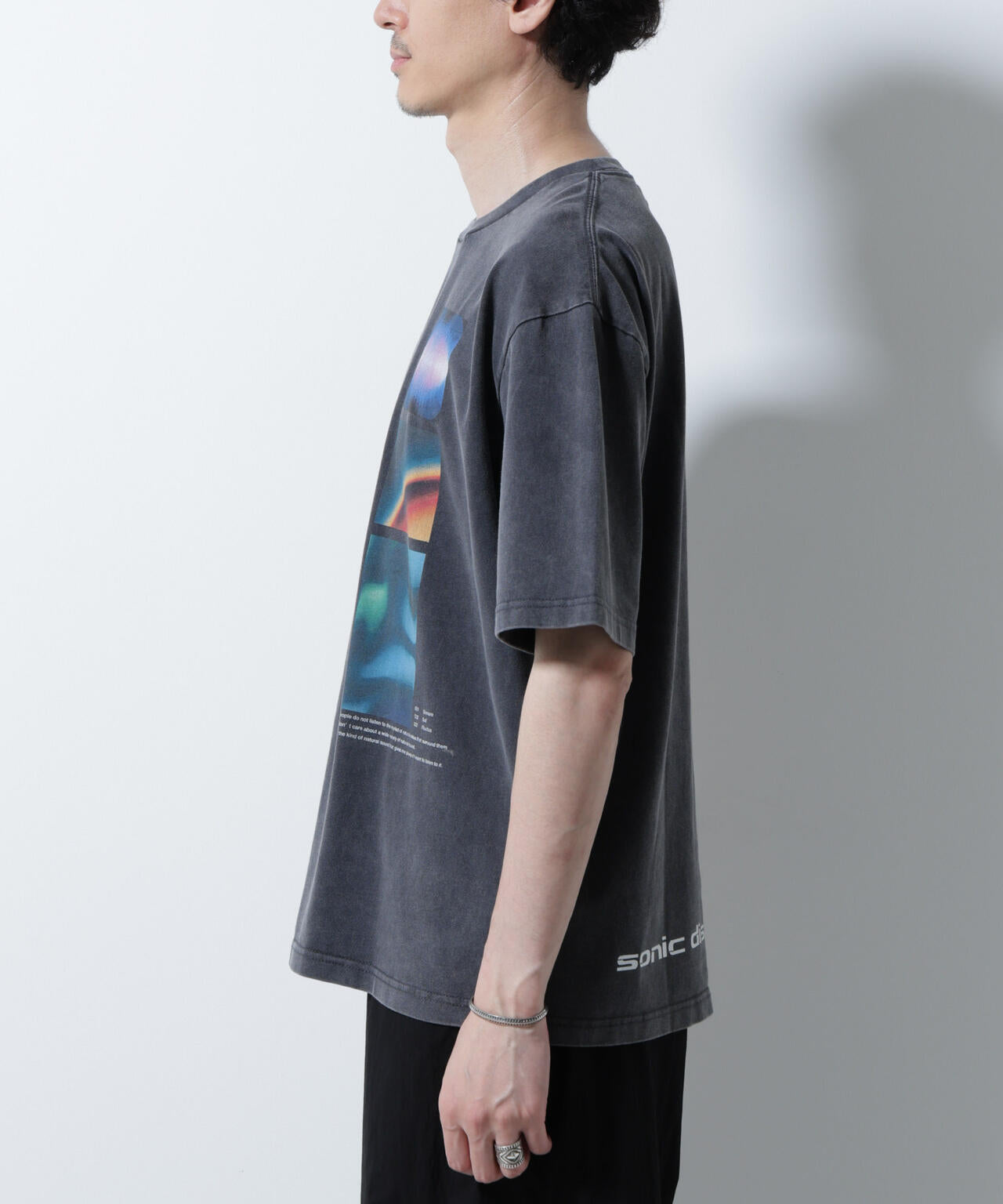 「A-C-Z」ピグメントグラフィックTシャツ 半袖 6725224210