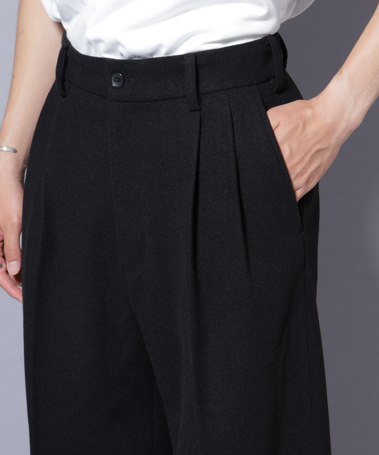 テックメルトンワイドスラックス 6725227201