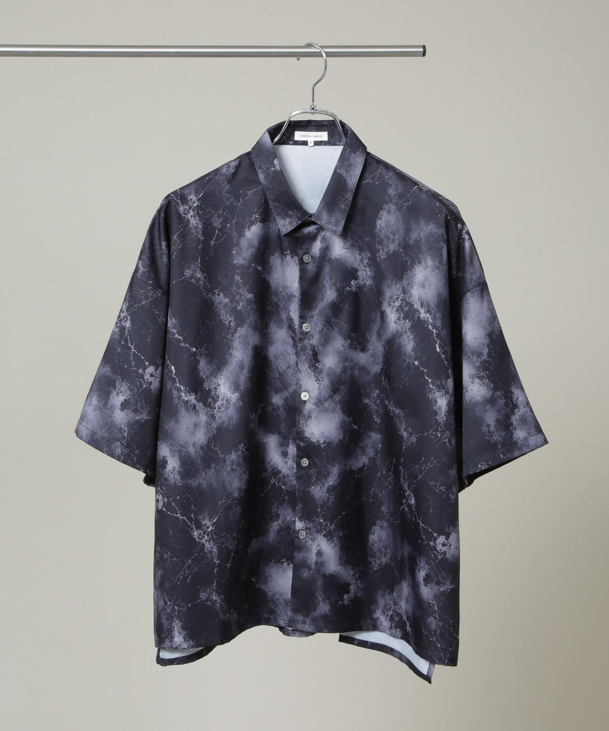 NORMANBROS/ショート丈オーバーサイズ総柄シャツ 半袖 6726221002