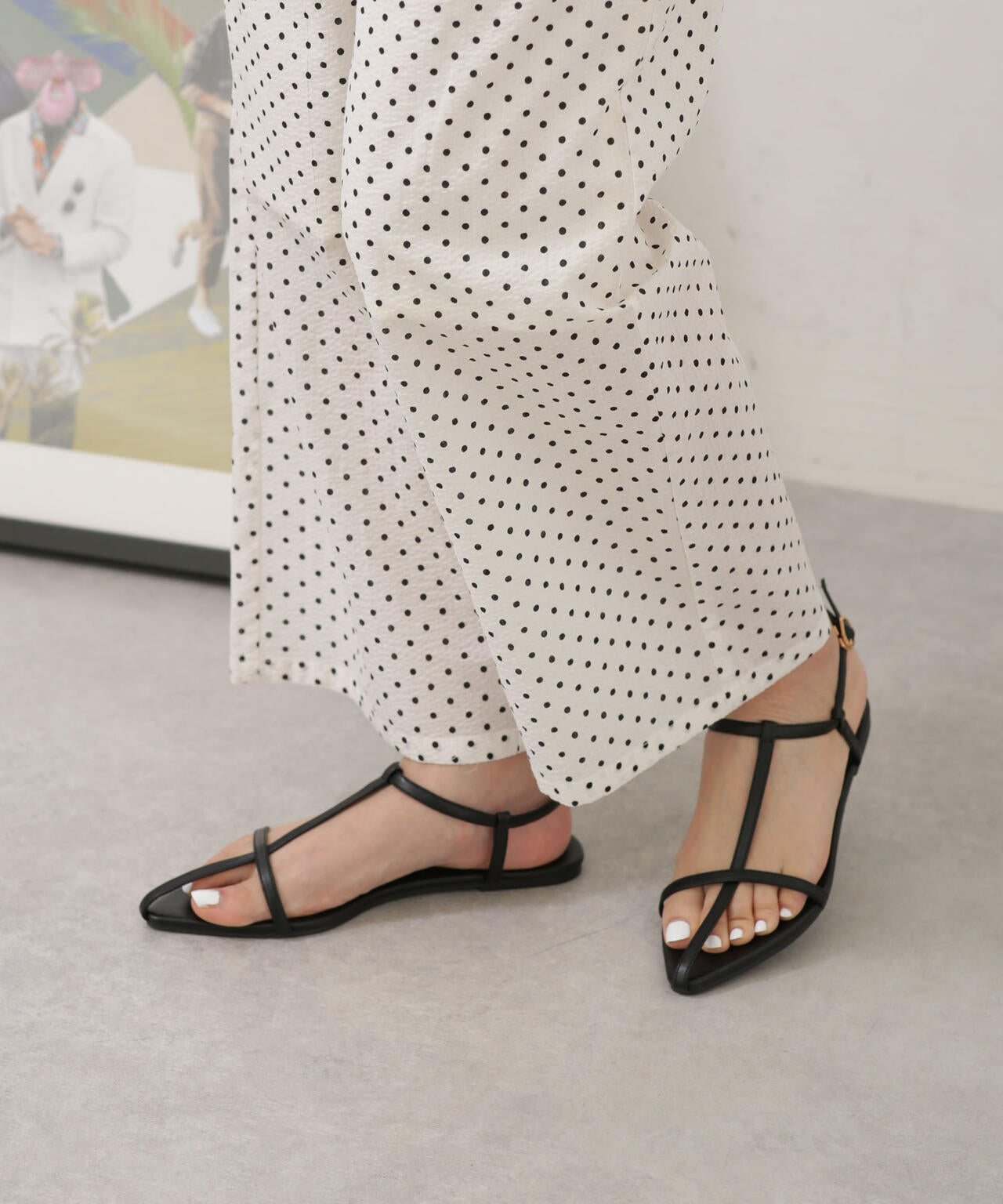 LB.04/Tストラップフラットサンダル 6733135310