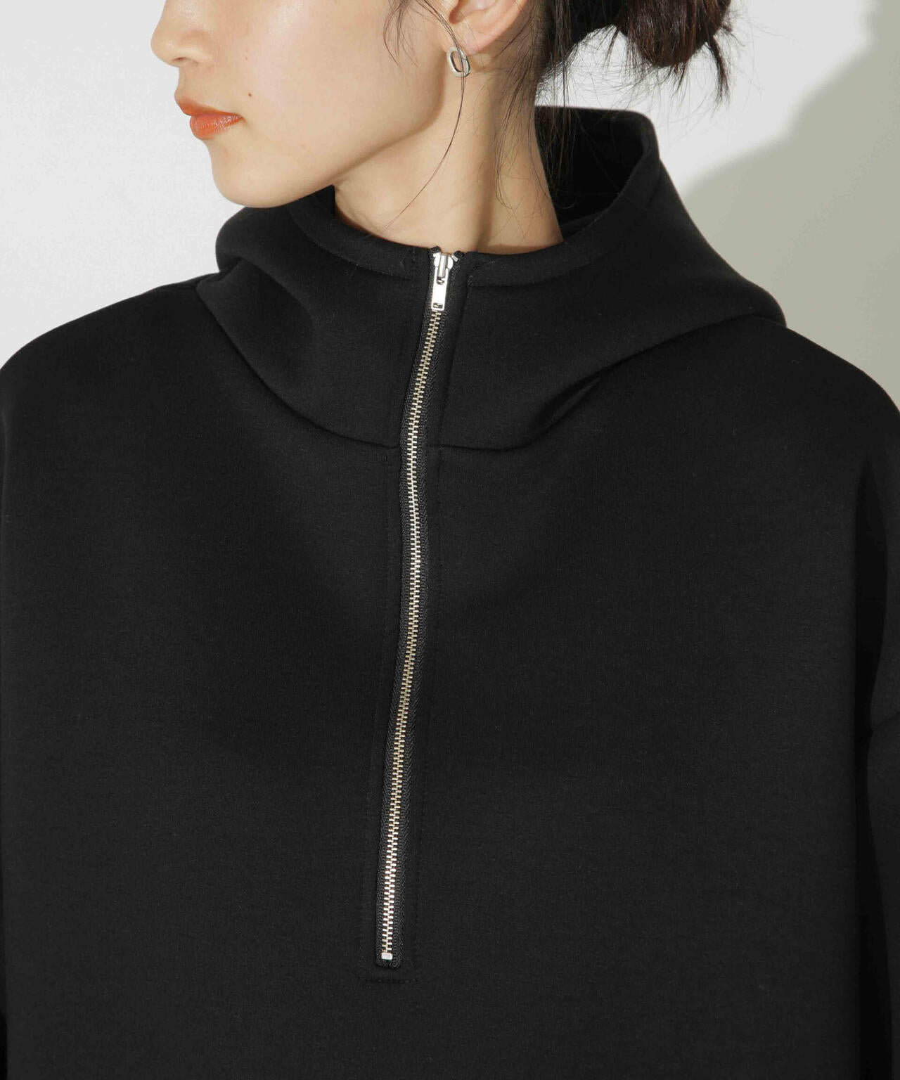 ハーフジップフードダンボールプルオーバー 6734123301