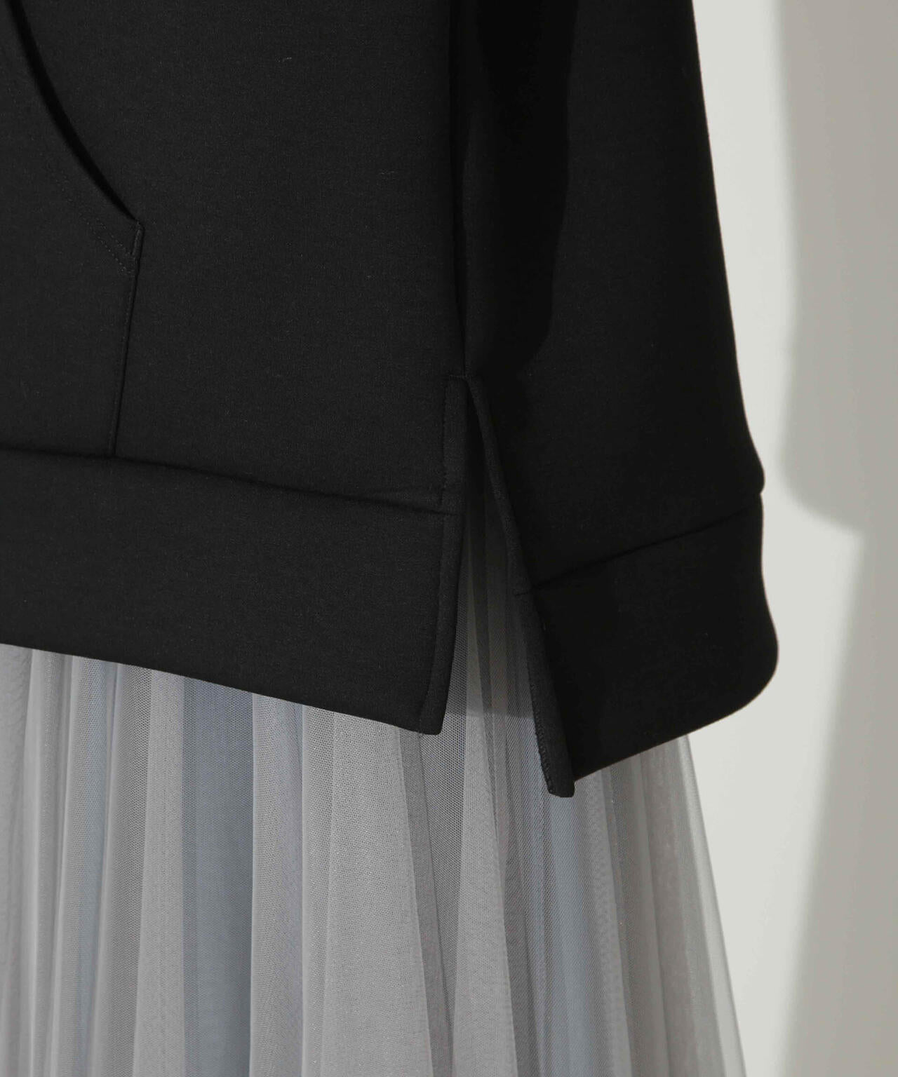 ハーフジップフードダンボールプルオーバー 6734123301