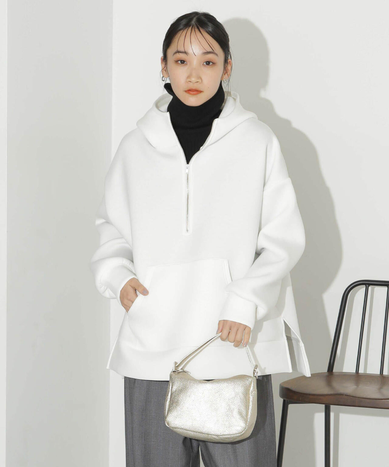 ハーフジップフードダンボールプルオーバー 6734123301