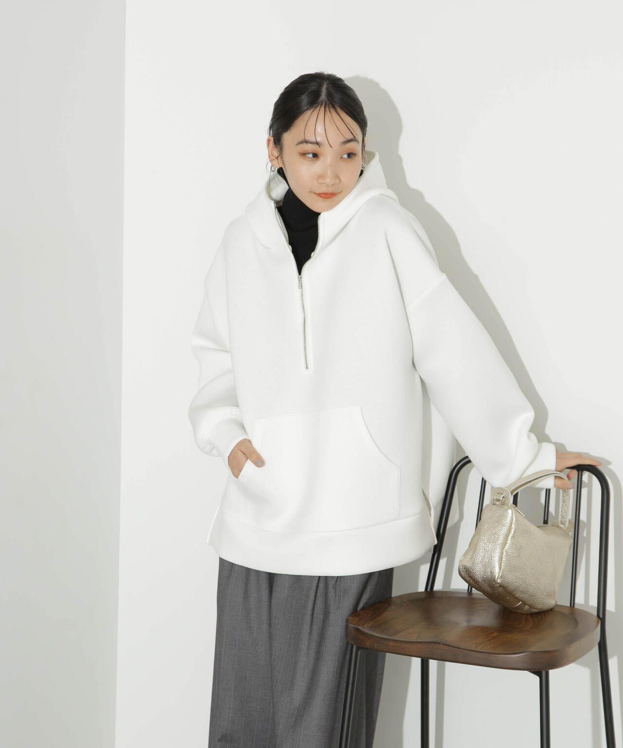 ハーフジップフードダンボールプルオーバー 6734123301