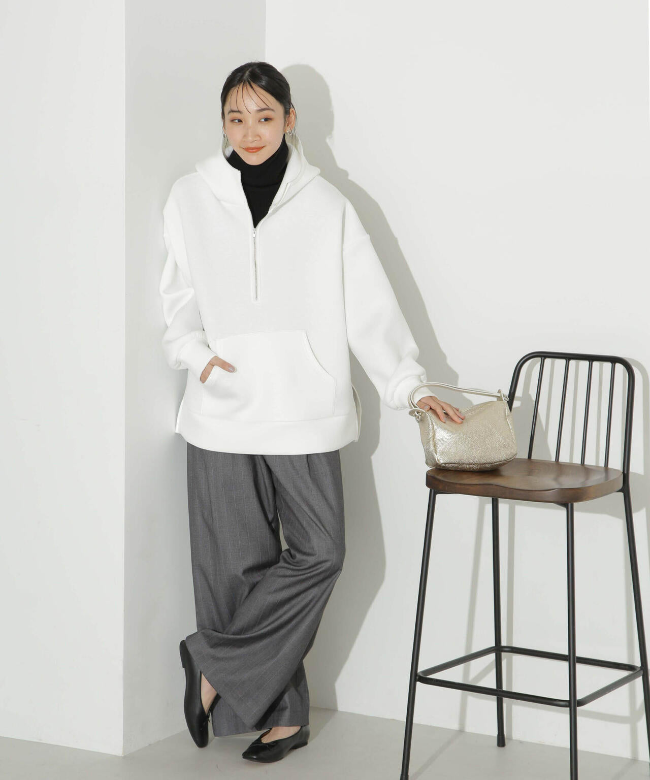 ハーフジップフードダンボールプルオーバー 6734123301