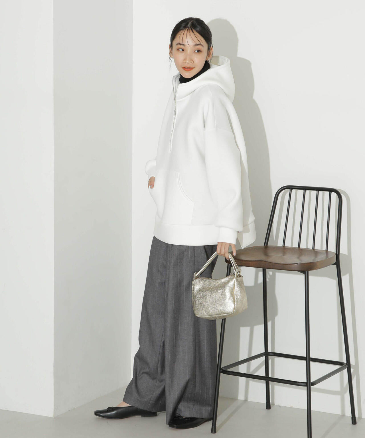 ハーフジップフードダンボールプルオーバー 6734123301