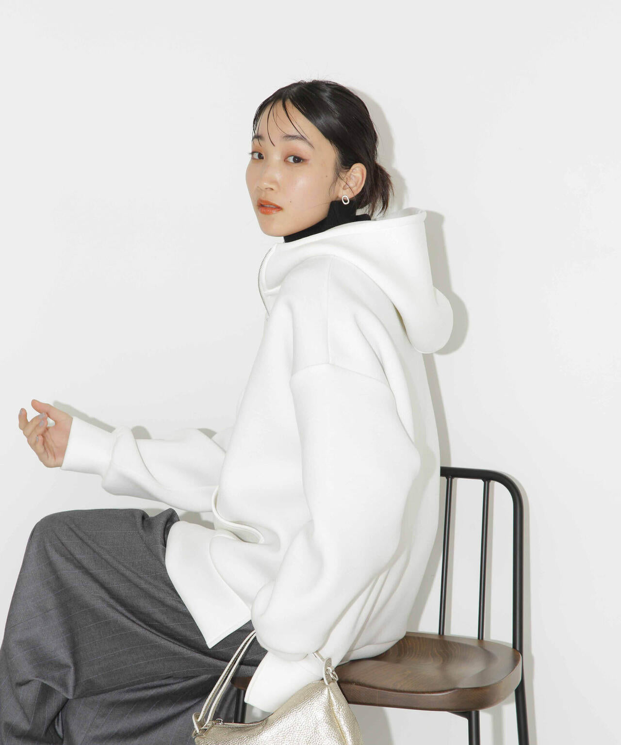 ハーフジップフードダンボールプルオーバー 6734123301