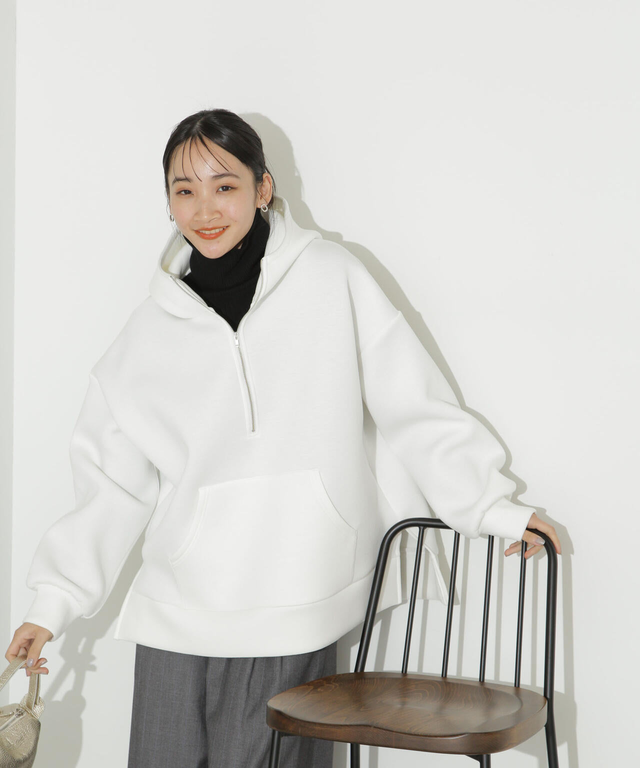 ハーフジップフードダンボールプルオーバー 6734123301