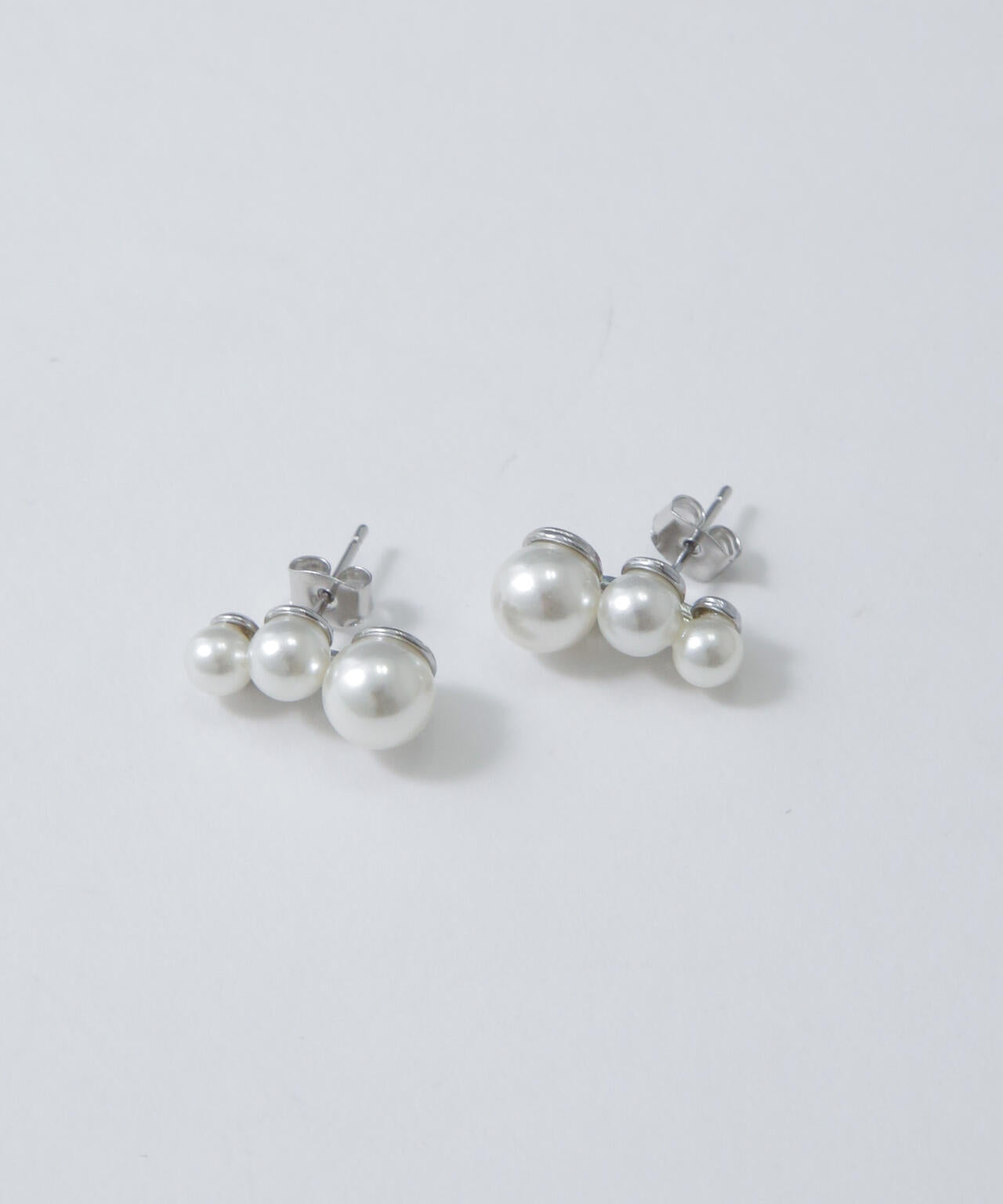 トリプルパールピアス 6734145300