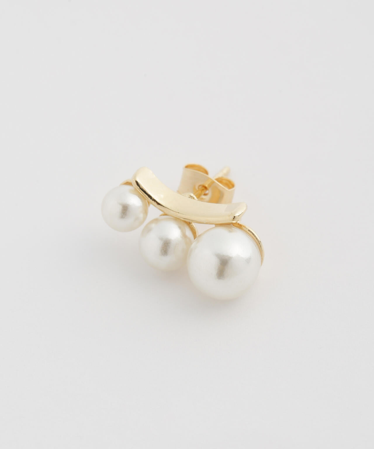 トリプルパールピアス 6734145300