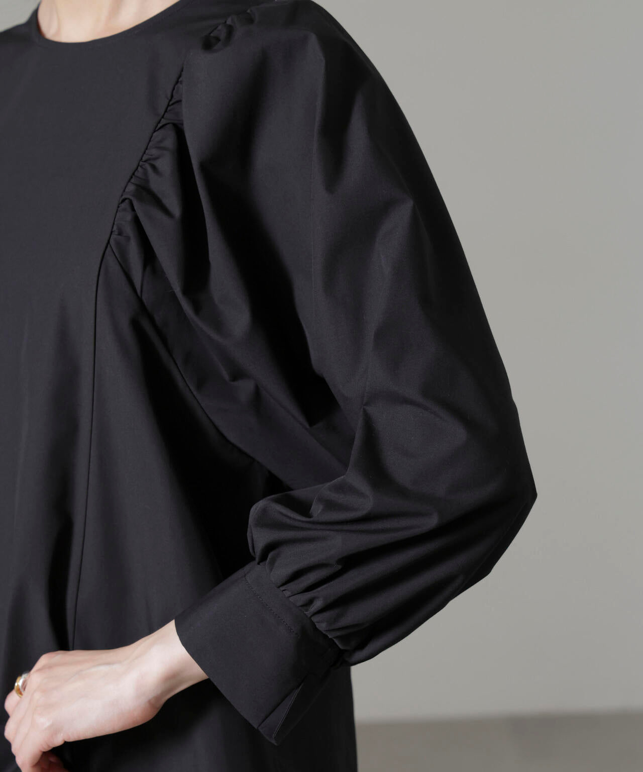 ボリュームスリーブブラウス 6734220300