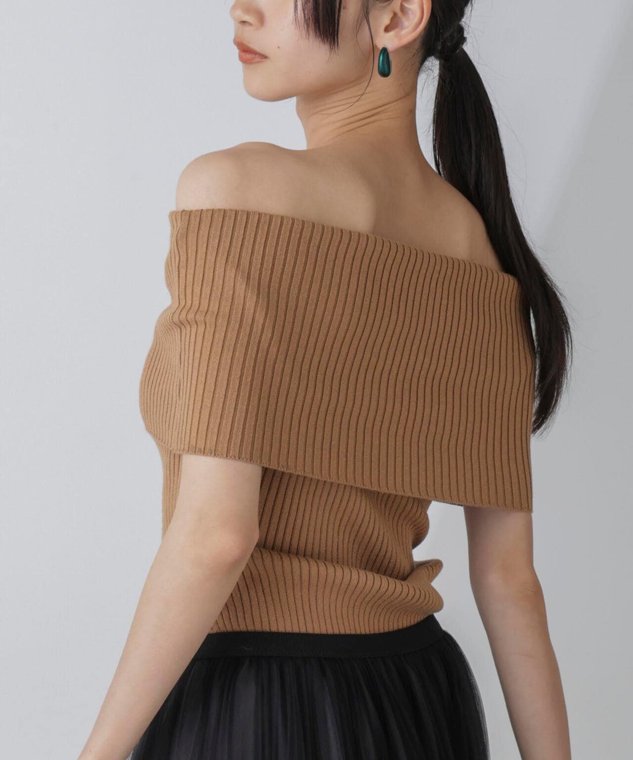 オフショルダーリブニットトップス 6734222305