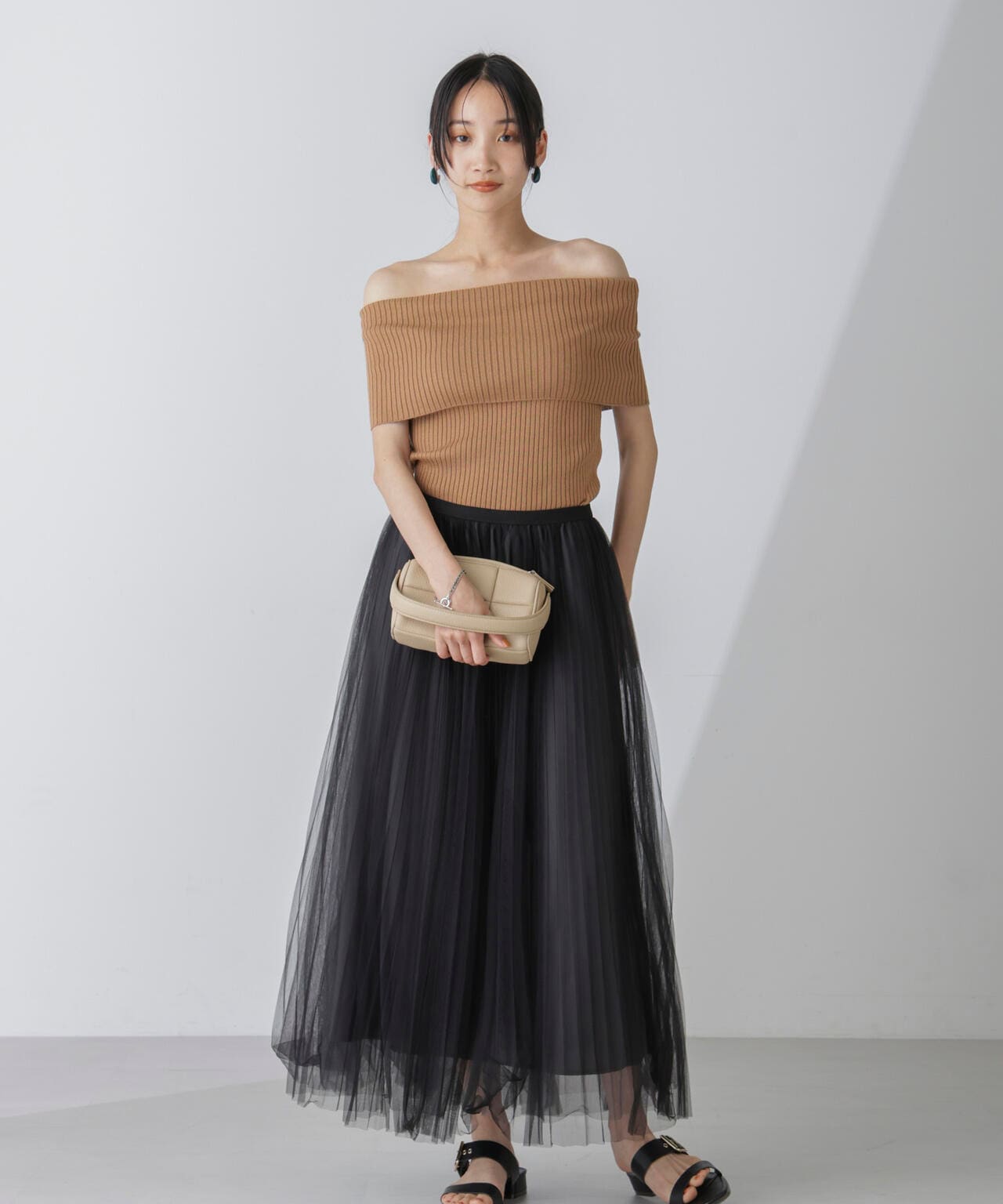 オフショルダーリブニットトップス 6734222305