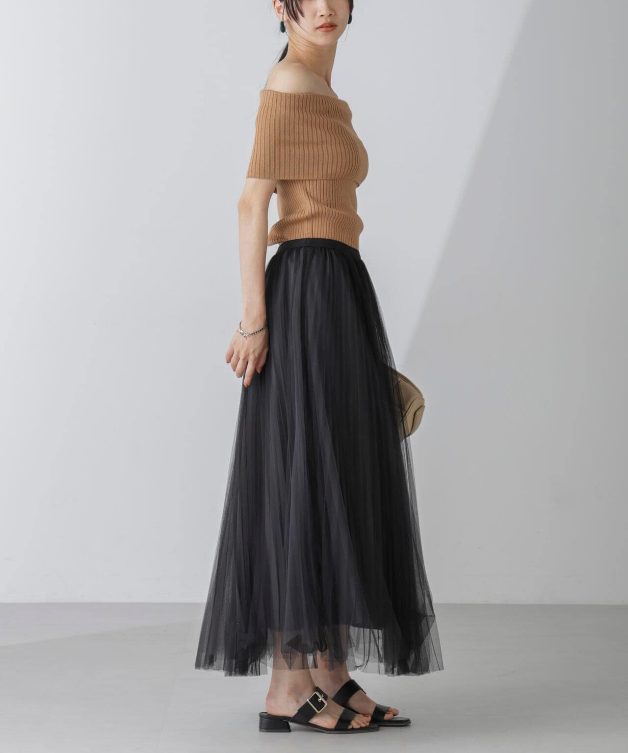 オフショルダーリブニットトップス 6734222305