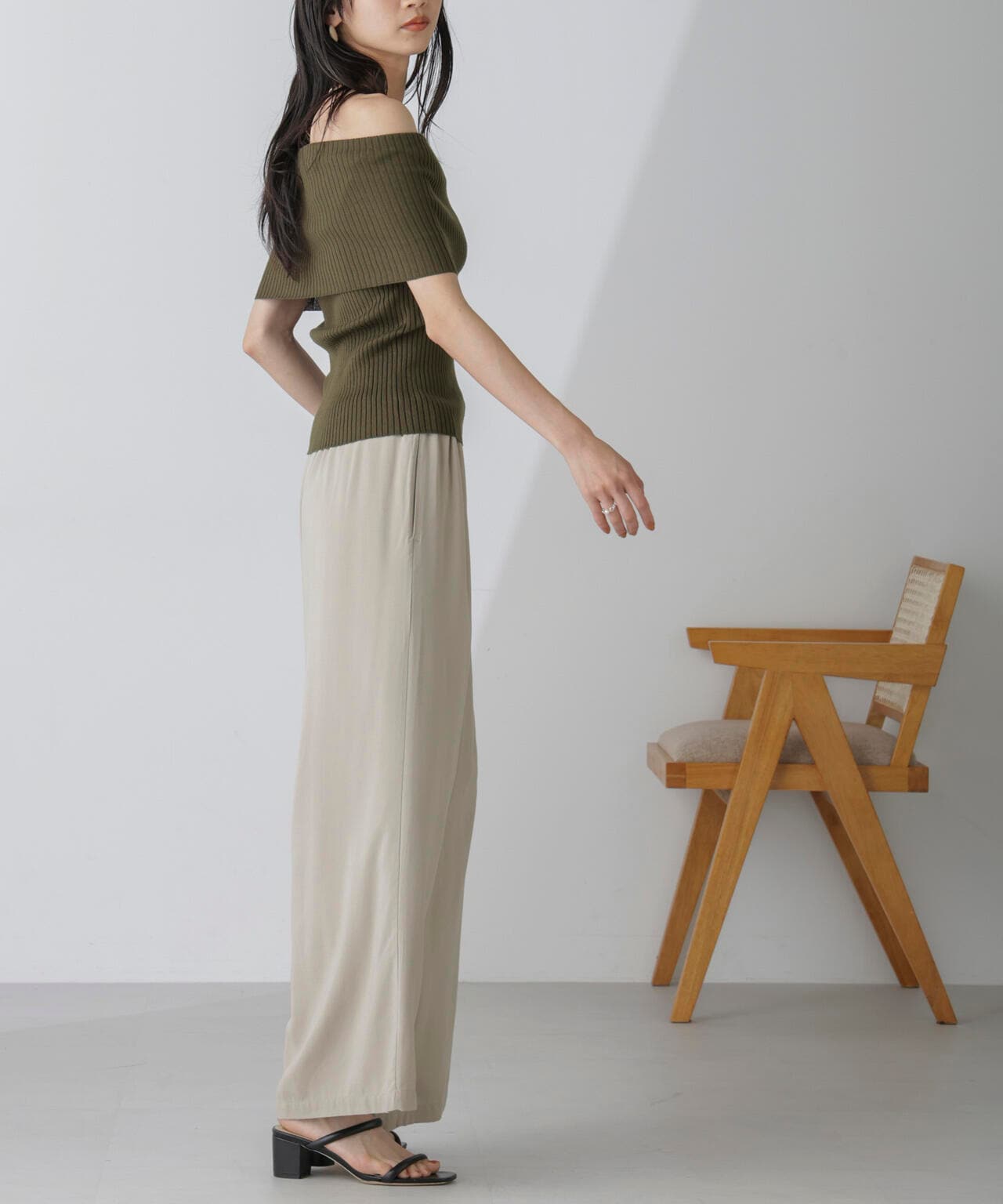 オフショルダーリブニットトップス 6734222305