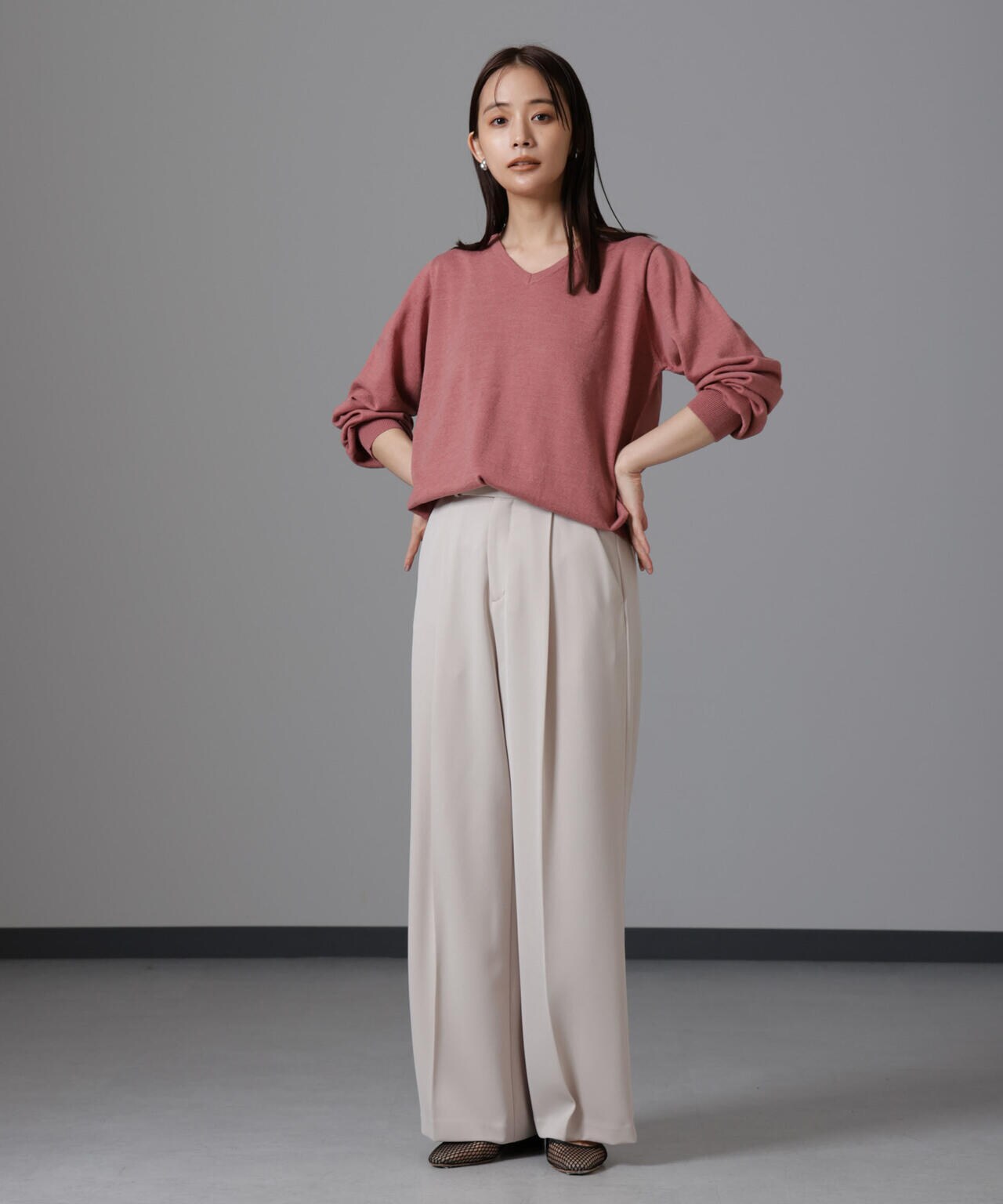 静電気防止 Vネックプルオーバーニット 6734222332