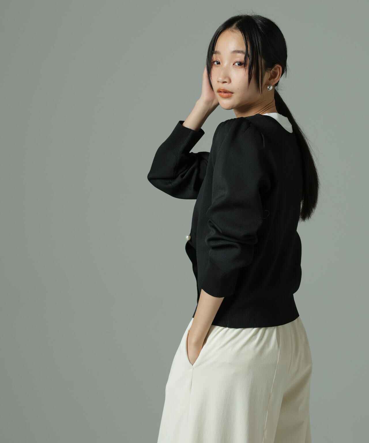 WEB限定/ライトスポンディッシュパールボタンカーディガン 6734222360