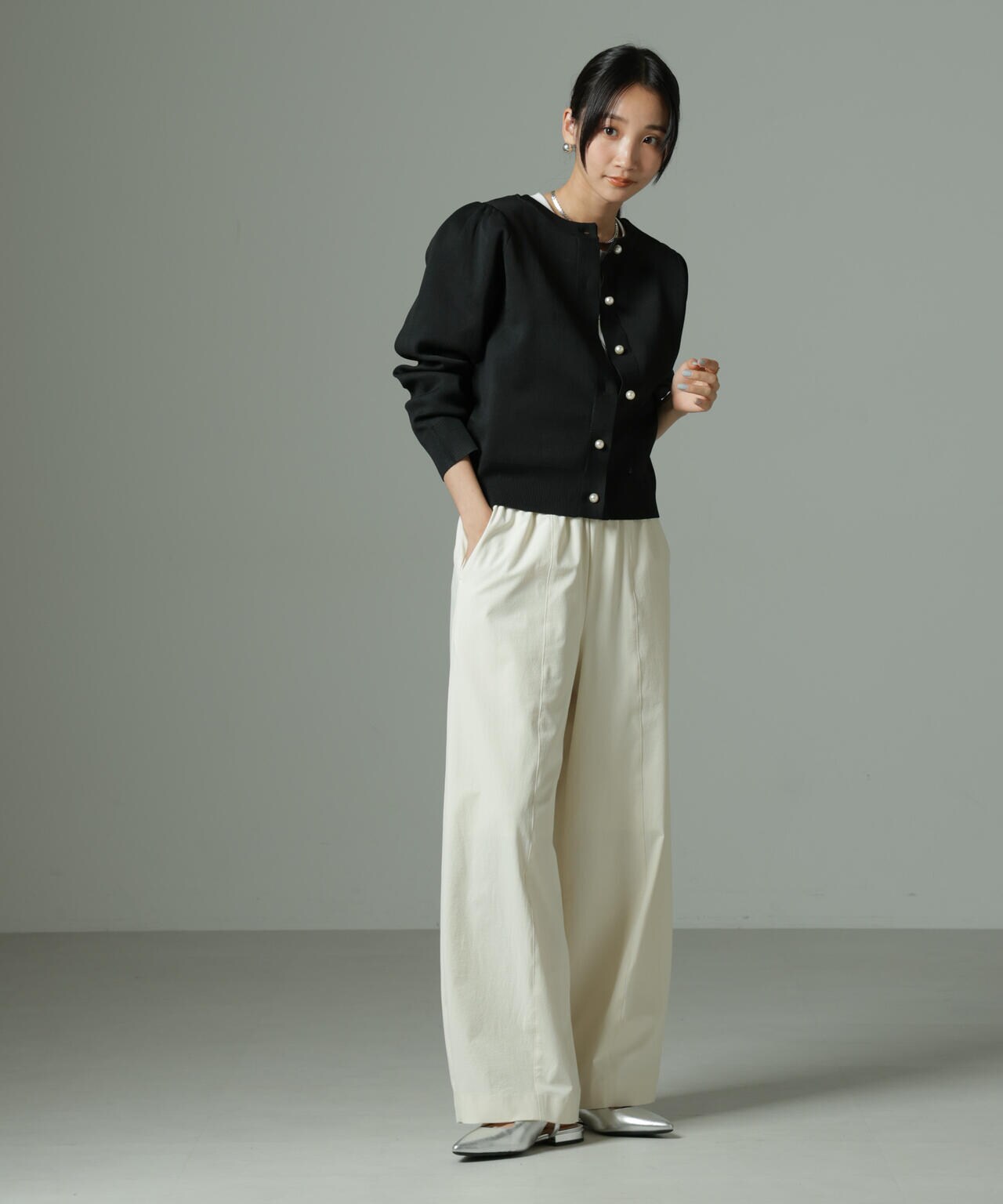 WEB限定/ライトスポンディッシュパールボタンカーディガン 6734222360