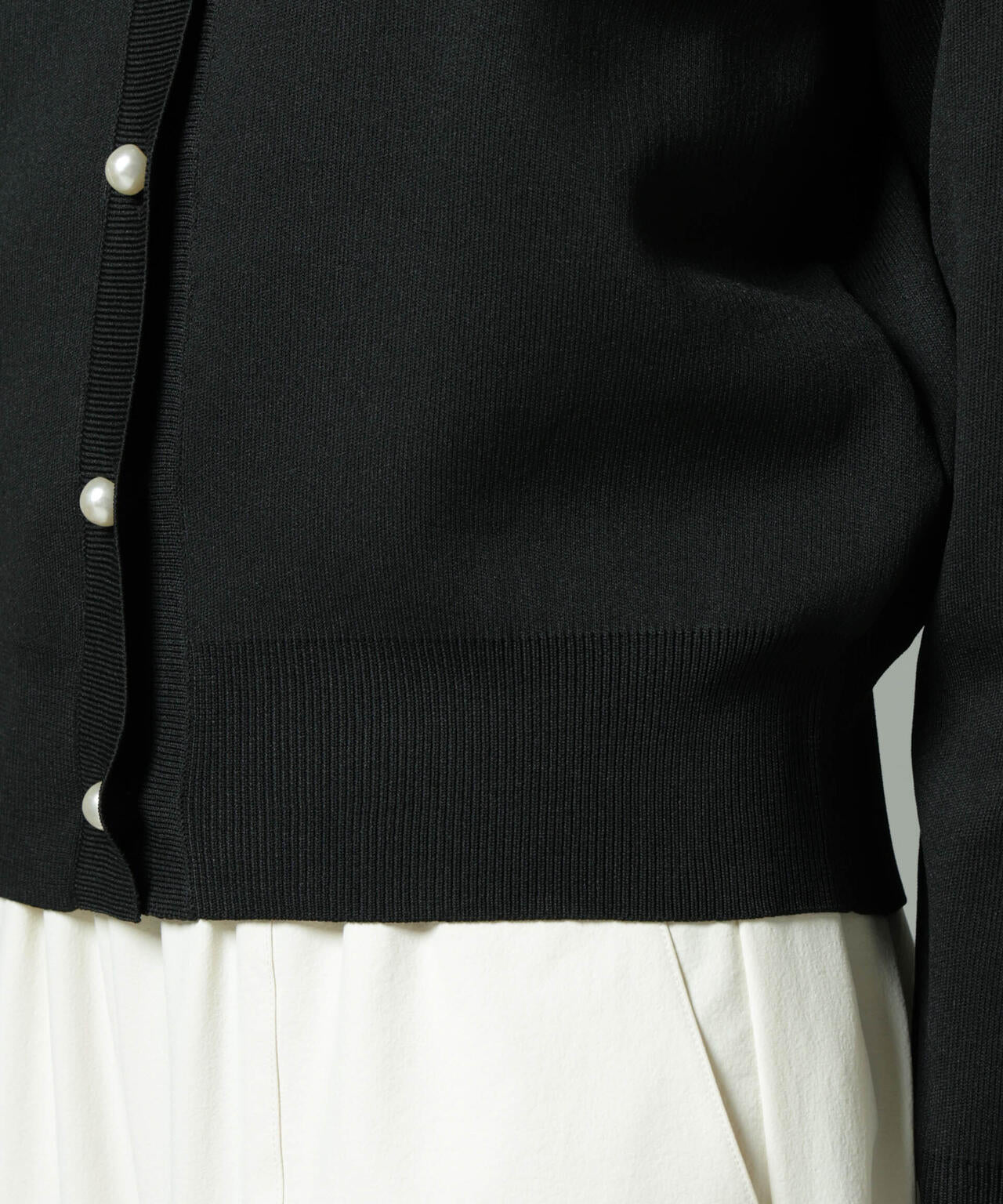 WEB限定/ライトスポンディッシュパールボタンカーディガン 6734222360