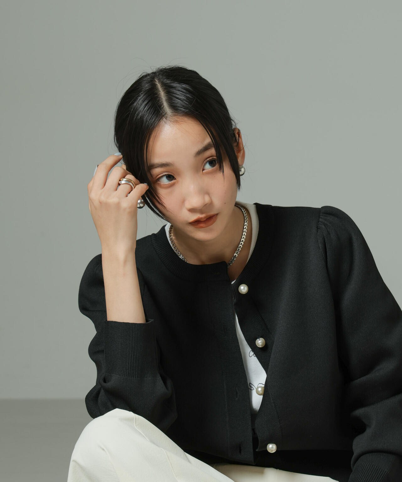 WEB限定/ライトスポンディッシュパールボタンカーディガン 6734222360