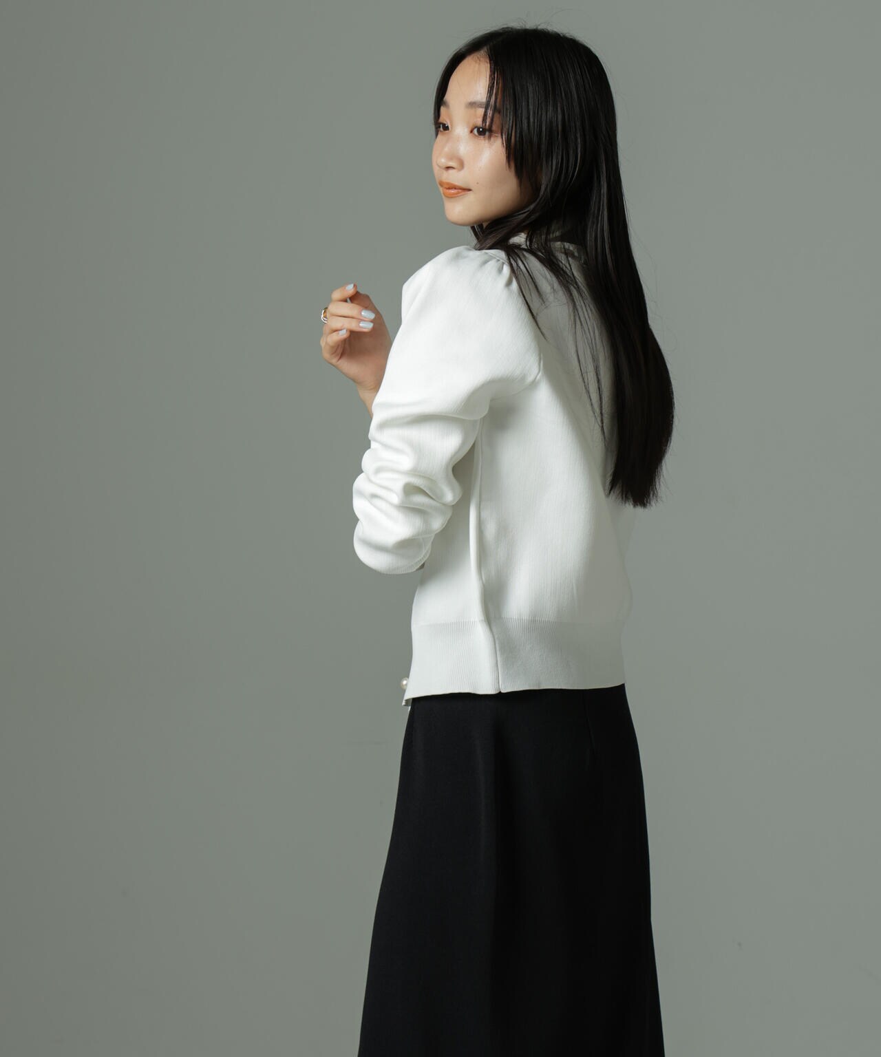 WEB限定/ライトスポンディッシュパールボタンカーディガン 6734222360