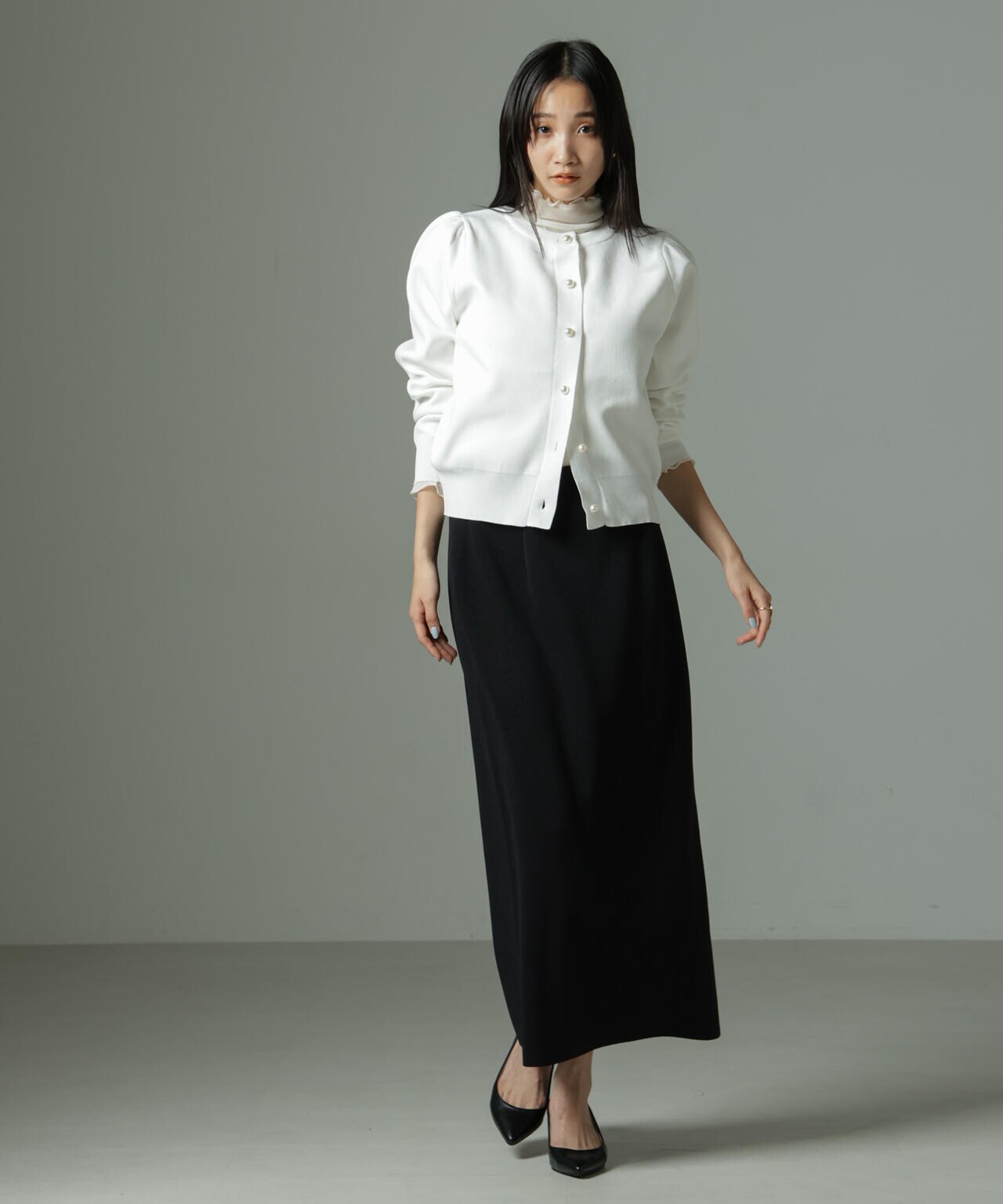 WEB限定/ライトスポンディッシュパールボタンカーディガン 6734222360