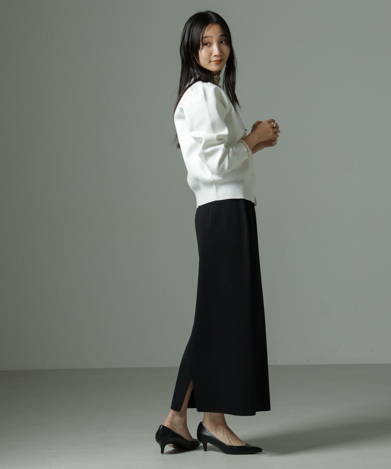 WEB限定/ライトスポンディッシュパールボタンカーディガン 6734222360