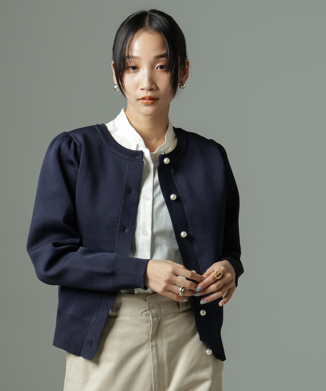 WEB限定/ライトスポンディッシュパールボタンカーディガン 6734222360