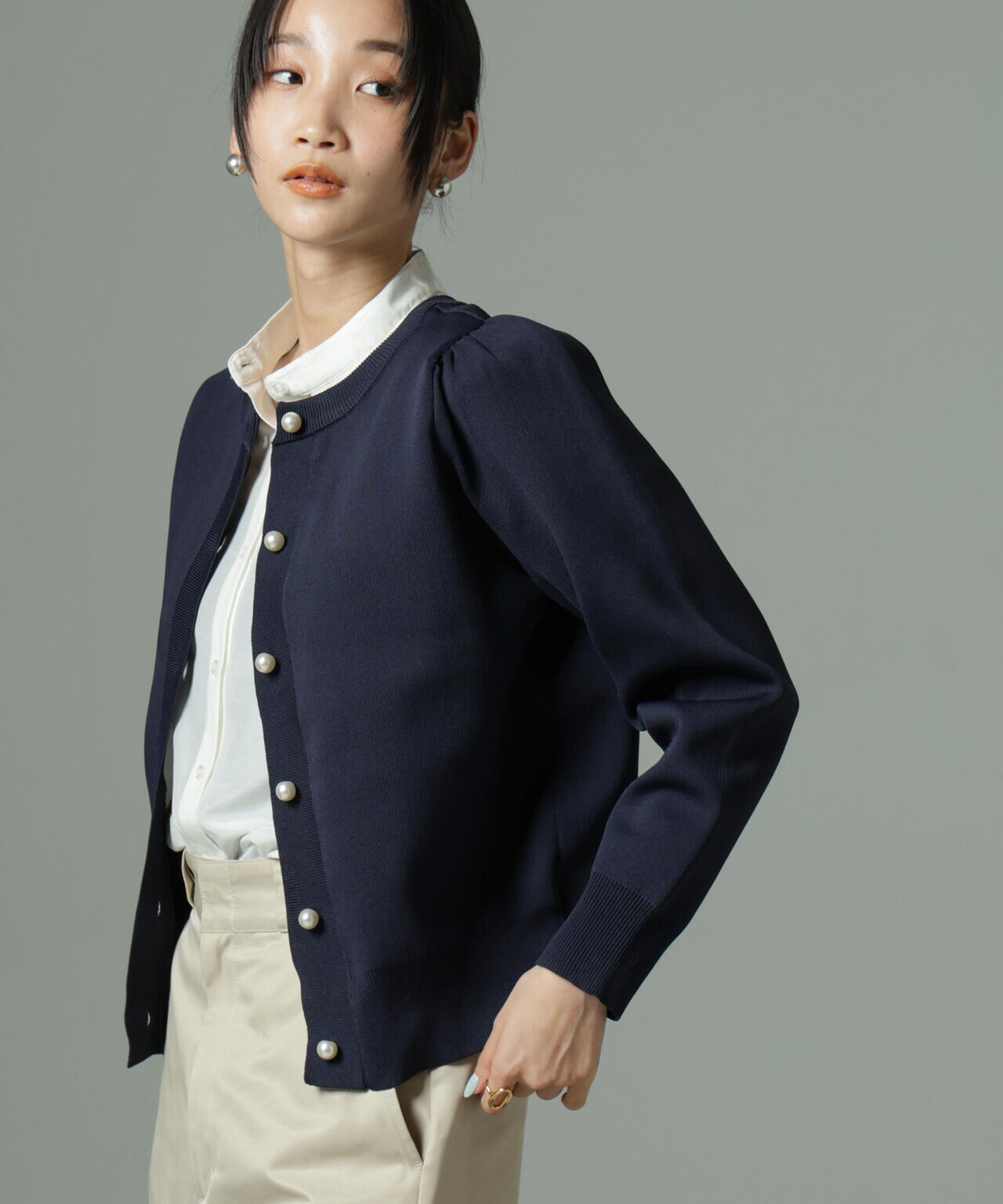 WEB限定/ライトスポンディッシュパールボタンカーディガン 6734222360