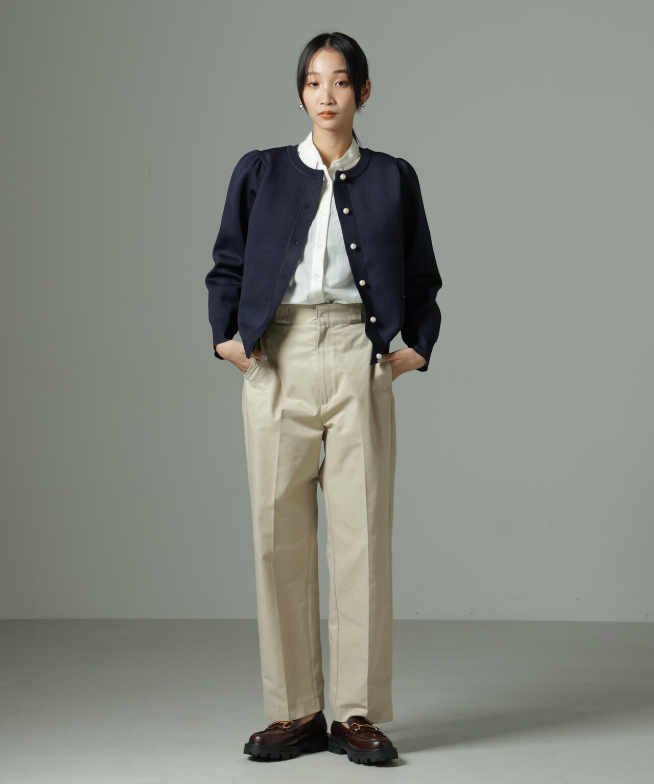 WEB限定/ライトスポンディッシュパールボタンカーディガン 6734222360