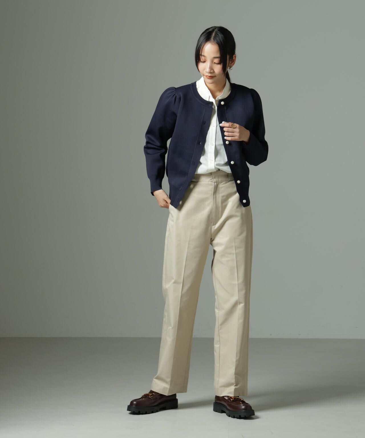 WEB限定/ライトスポンディッシュパールボタンカーディガン 6734222360