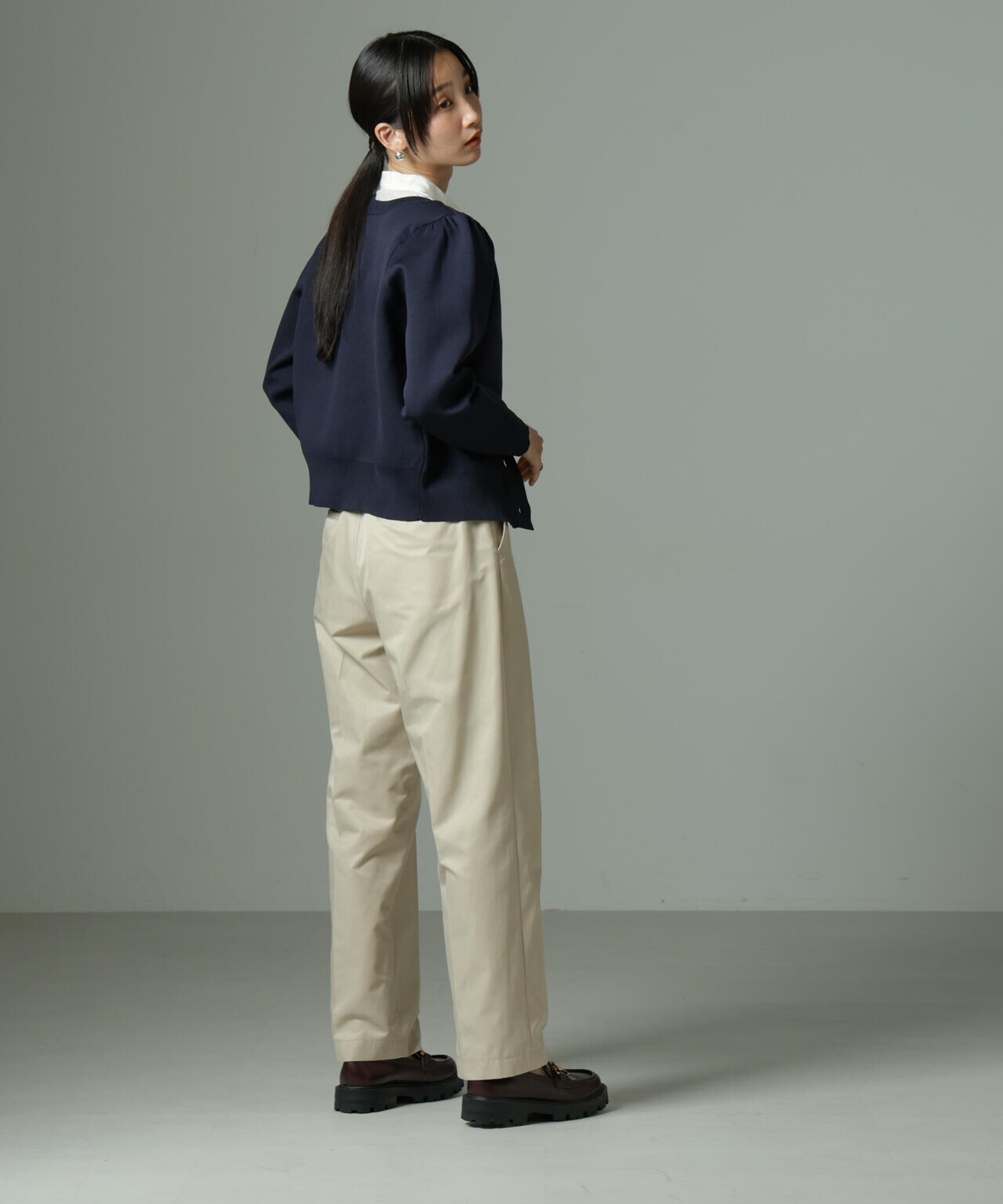 WEB限定/ライトスポンディッシュパールボタンカーディガン 6734222360