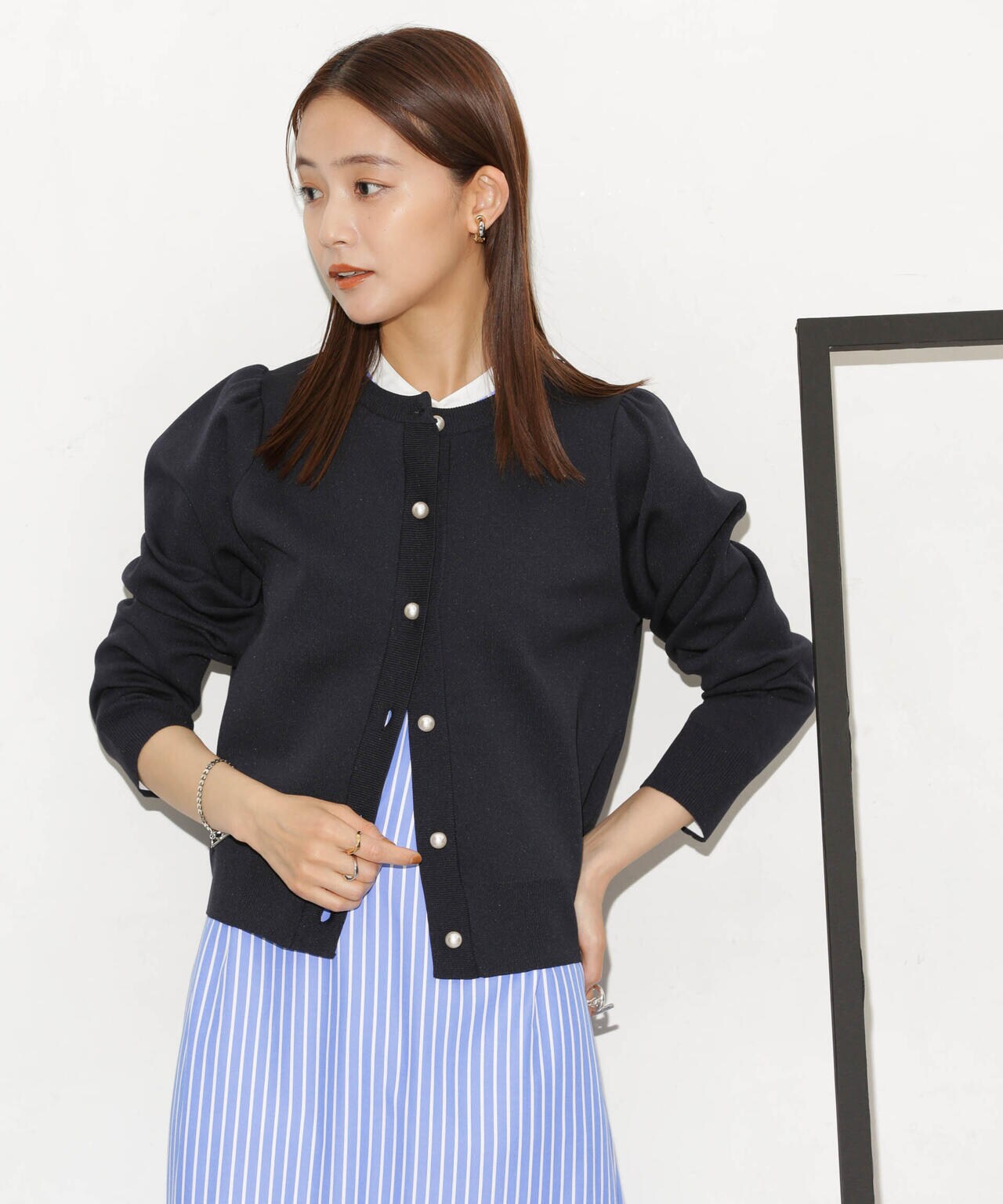 WEB限定/ライトスポンディッシュパールボタンカーディガン 6734222360