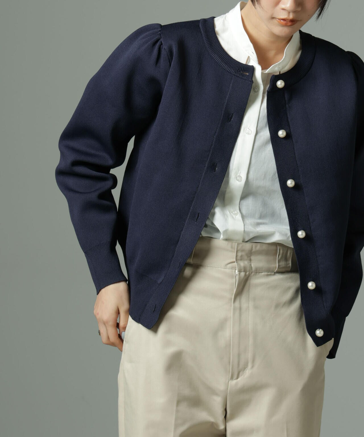 WEB限定/ライトスポンディッシュパールボタンカーディガン 6734222360