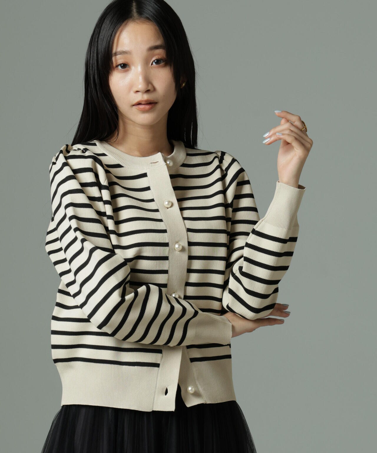 WEB限定/ライトスポンディッシュパールボタンカーディガン 6734222360