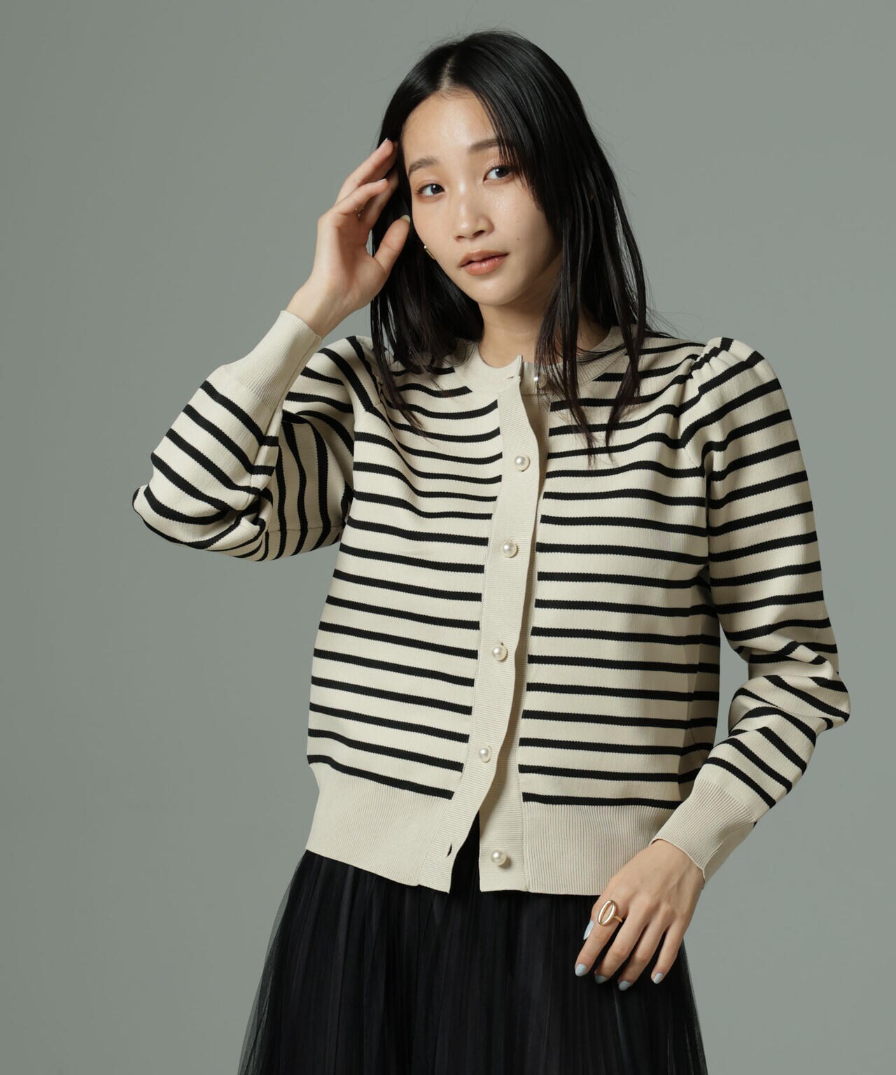 WEB限定/ライトスポンディッシュパールボタンカーディガン 6734222360