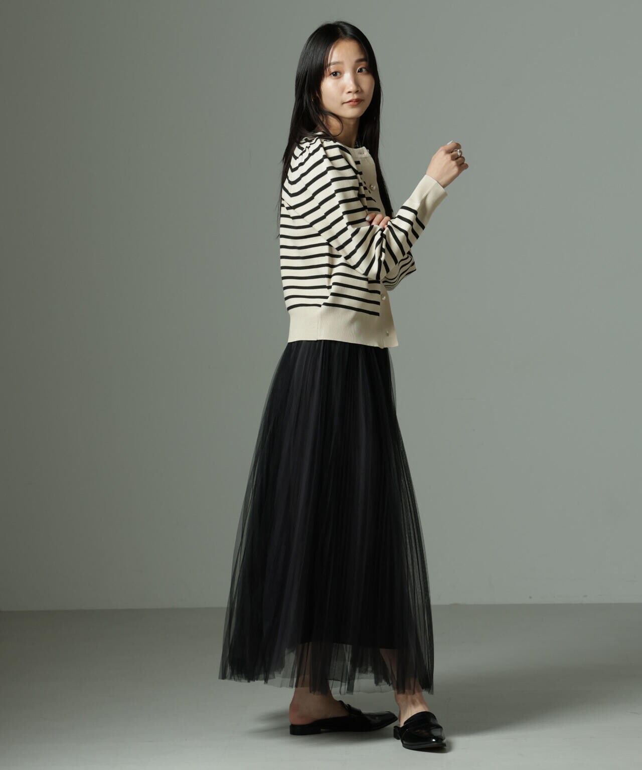 WEB限定/ライトスポンディッシュパールボタンカーディガン 6734222360