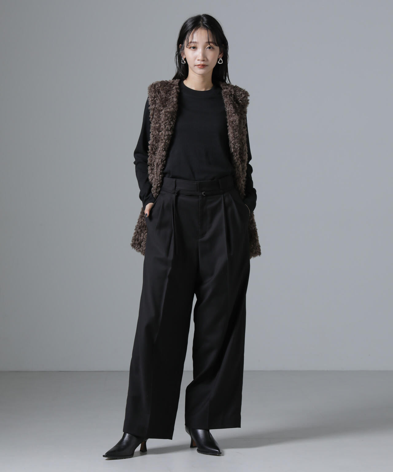 ジンジャー吸湿発熱抗菌防臭クルーネックカットソー 6734223321