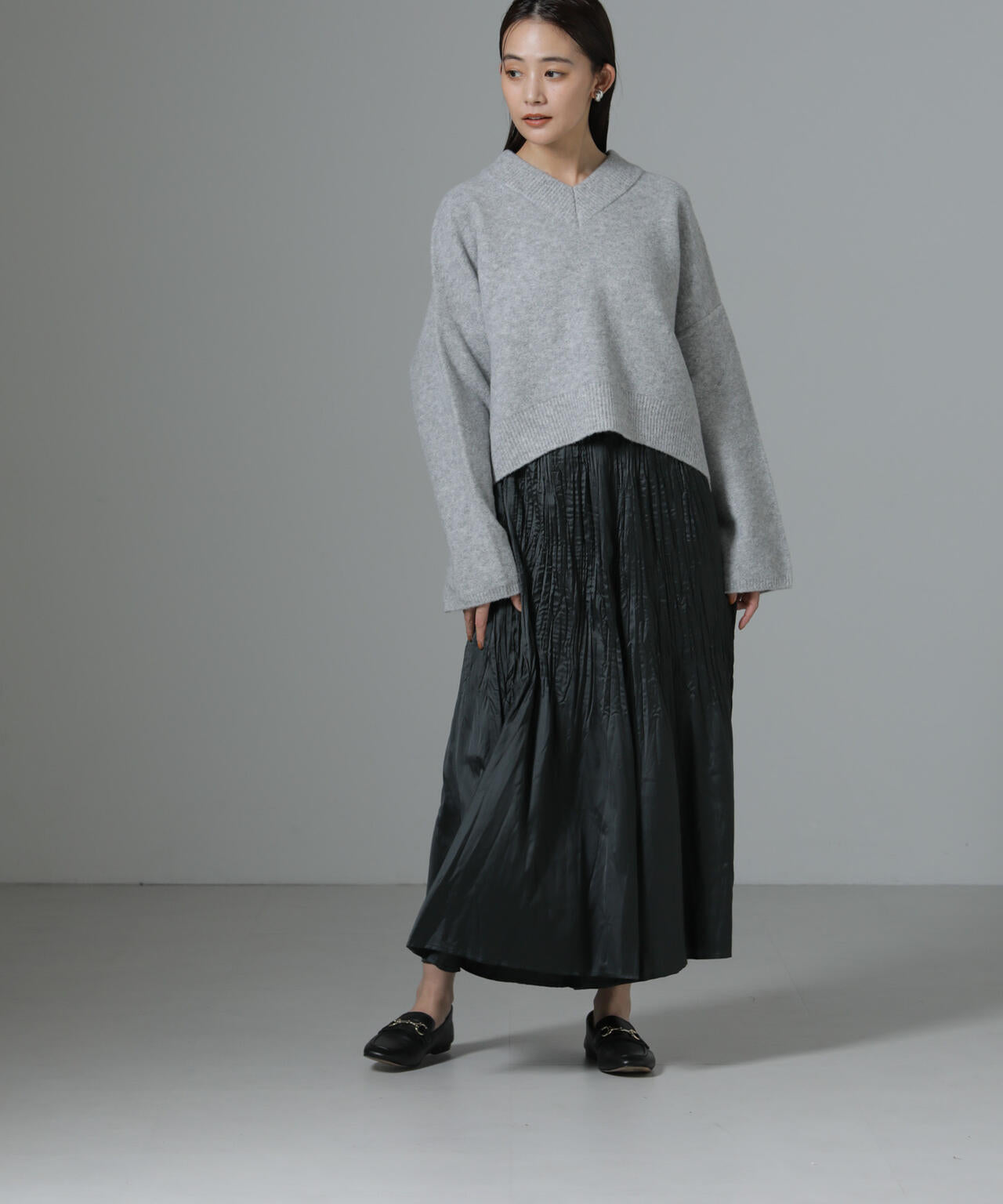 消しプリーツサテンワイドパンツ 6734227320