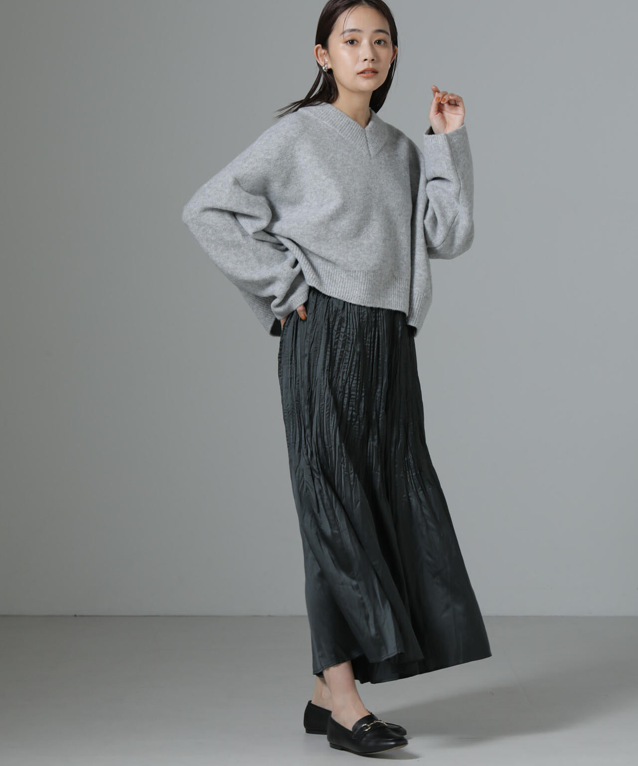 消しプリーツサテンワイドパンツ 6734227320