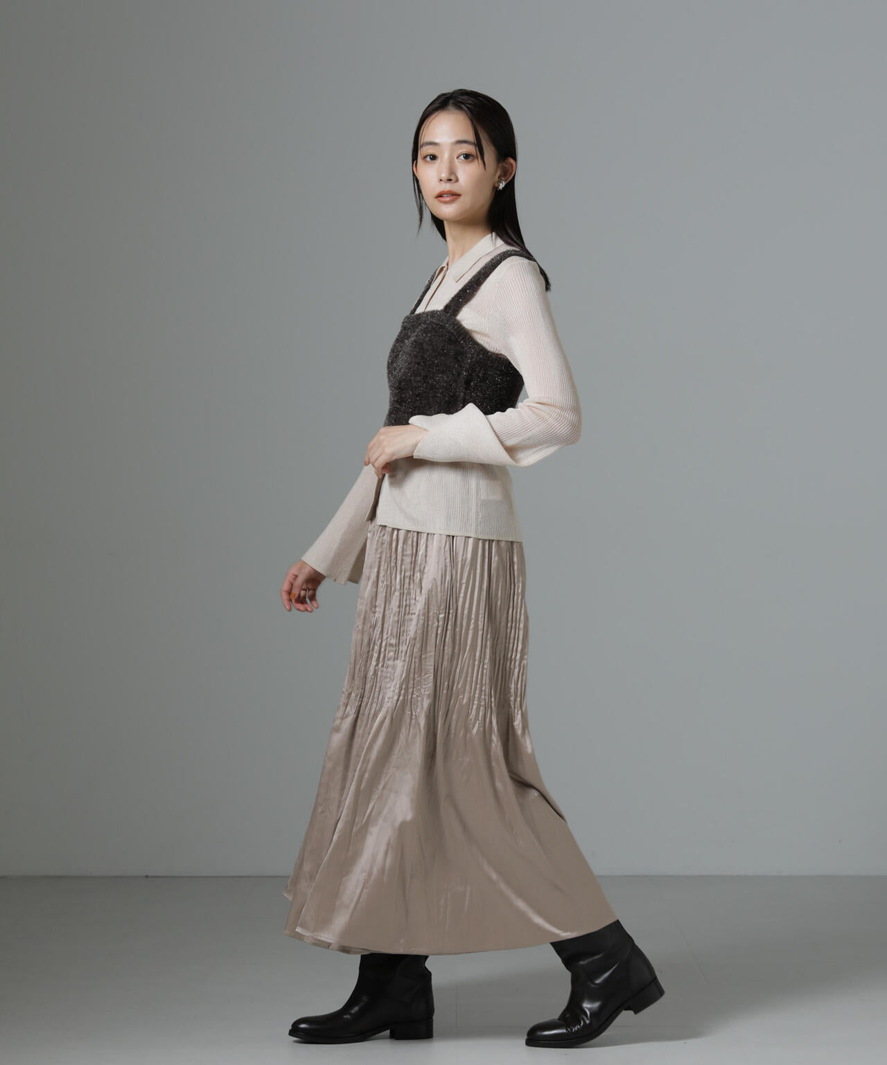 消しプリーツサテンワイドパンツ 6734227320