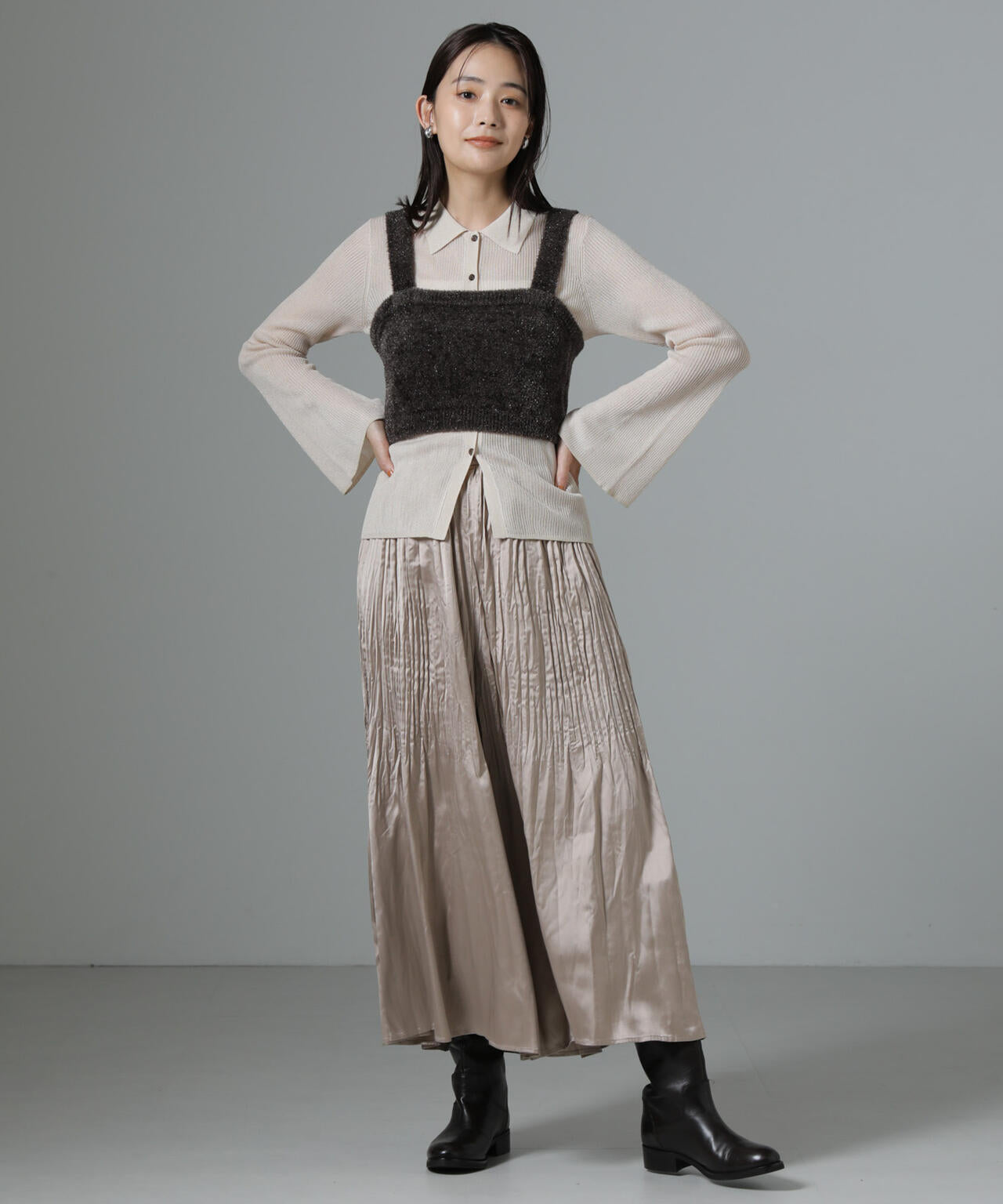 消しプリーツサテンワイドパンツ 6734227320