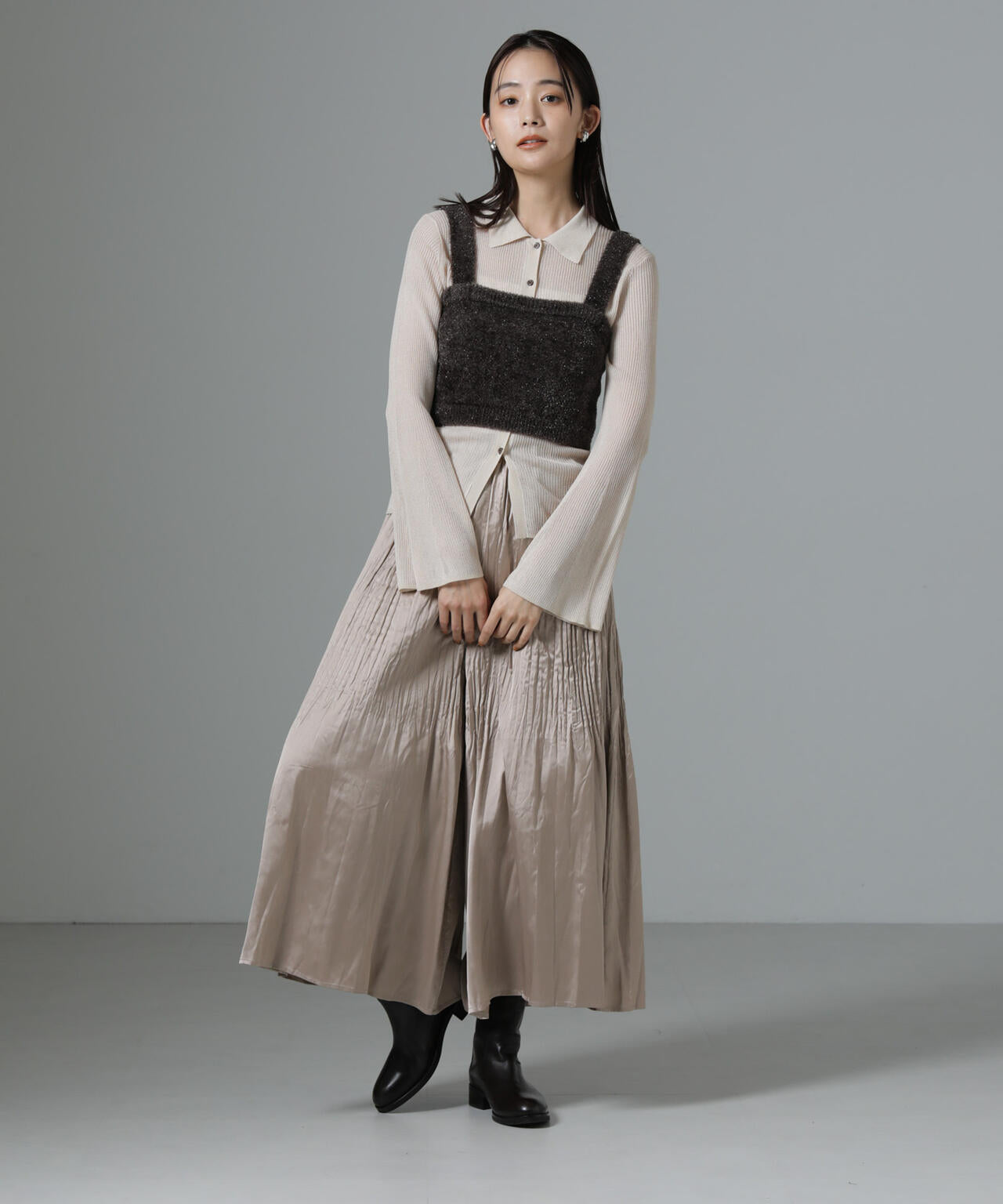 消しプリーツサテンワイドパンツ 6734227320