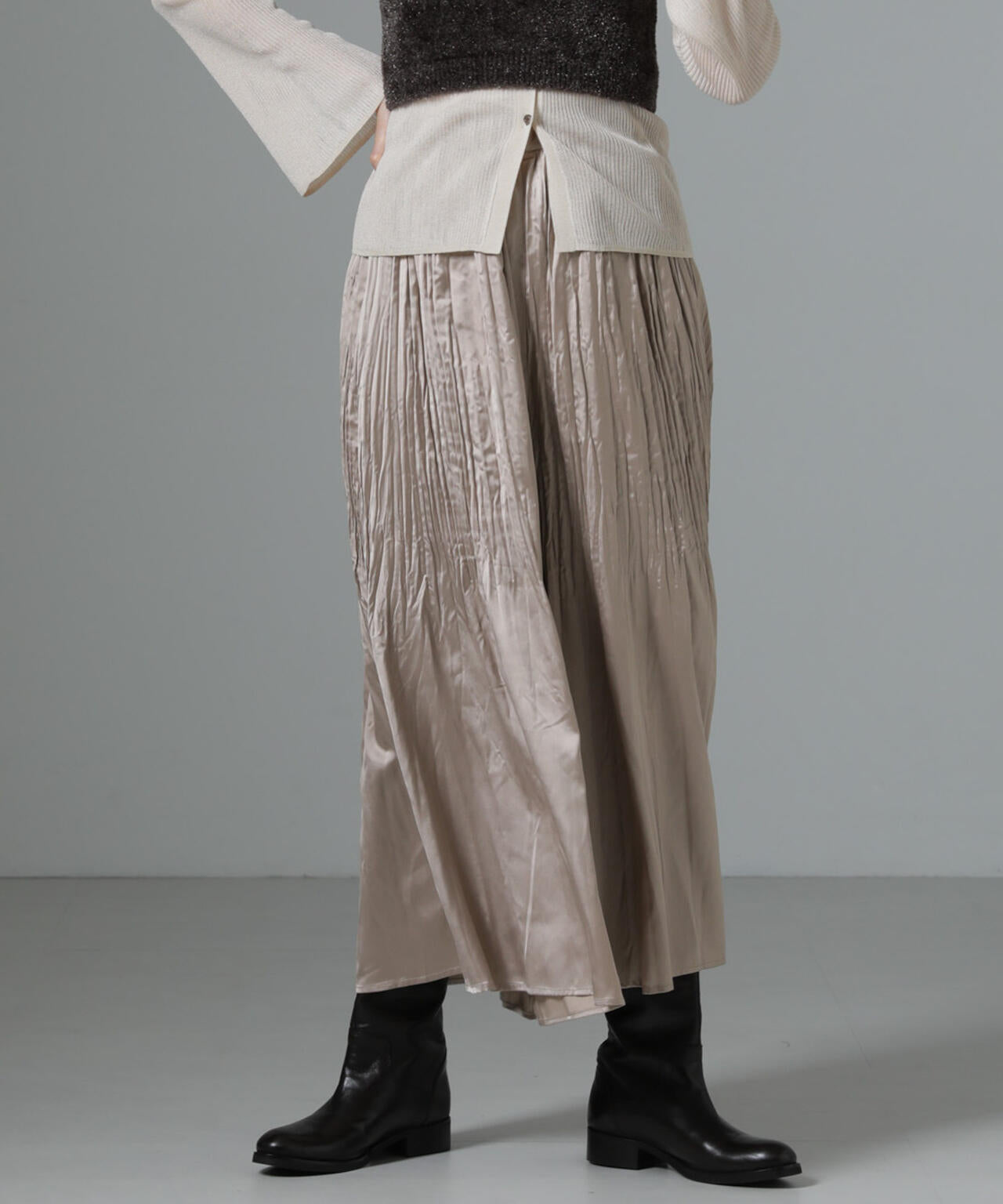 消しプリーツサテンワイドパンツ 6734227320